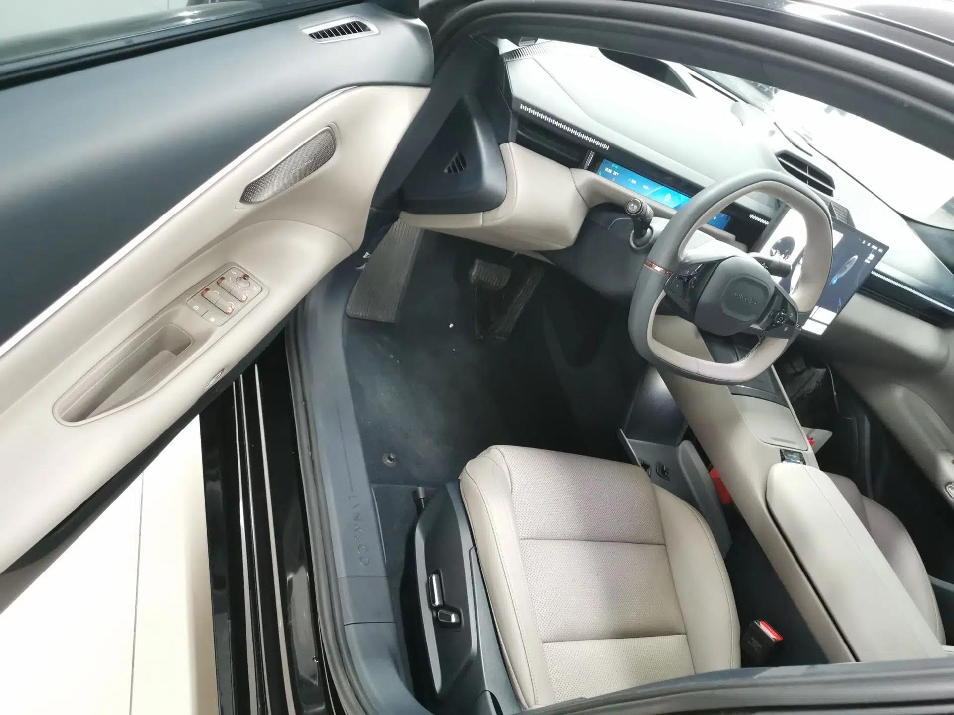 Lynk & Co Z10 2025 95 kWh 806 km Range Rear-Wheel Drive Advanced Driver-Assistance System Max — миниатюра 19