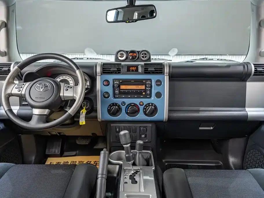 2019 FJ Cruiser 4.0L Automatic — миниатюра 13