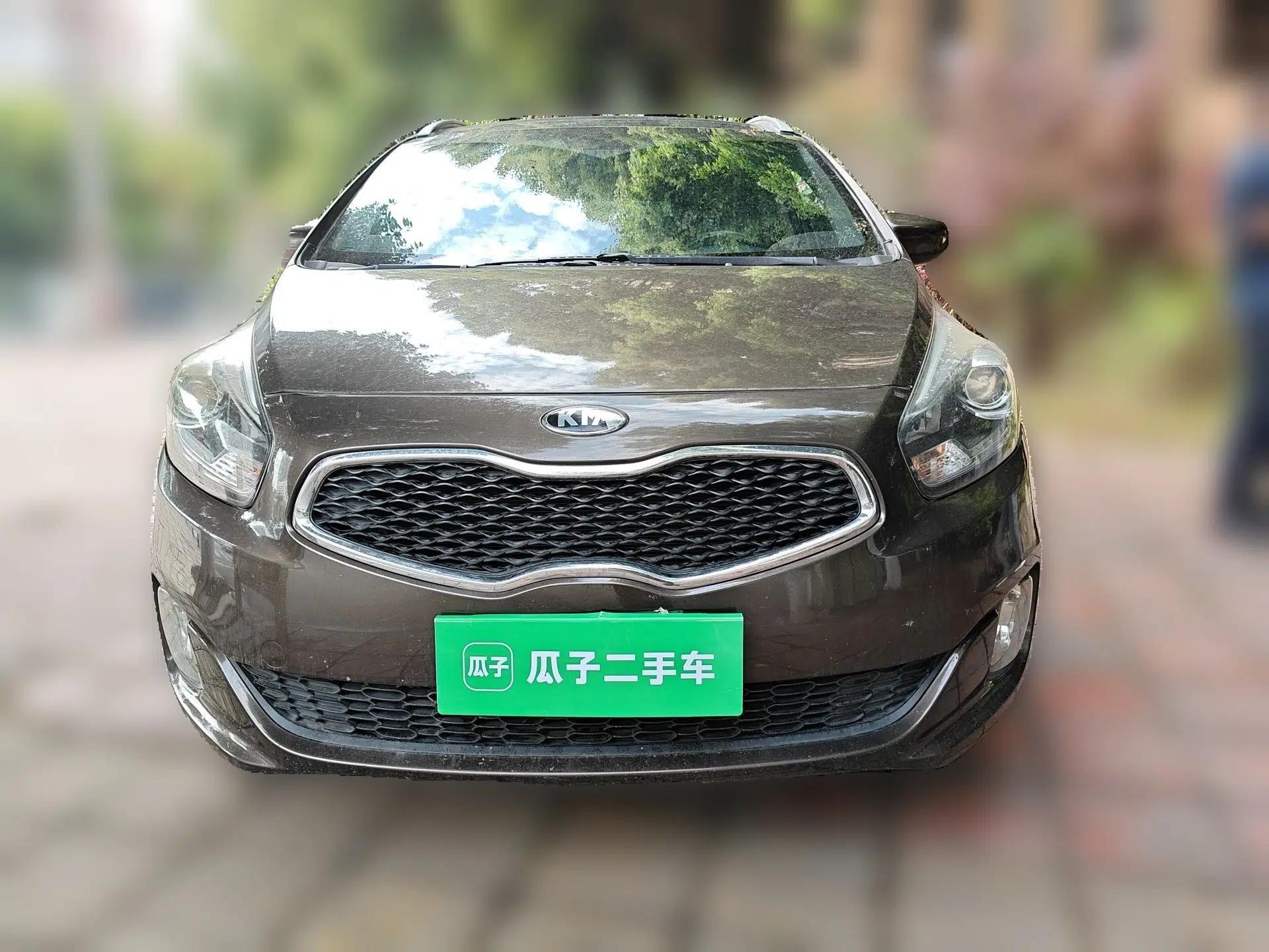 Kia Carens 2013 2.0L 5-Seater Automatic Standard Version China V Standard — миниатюра 2