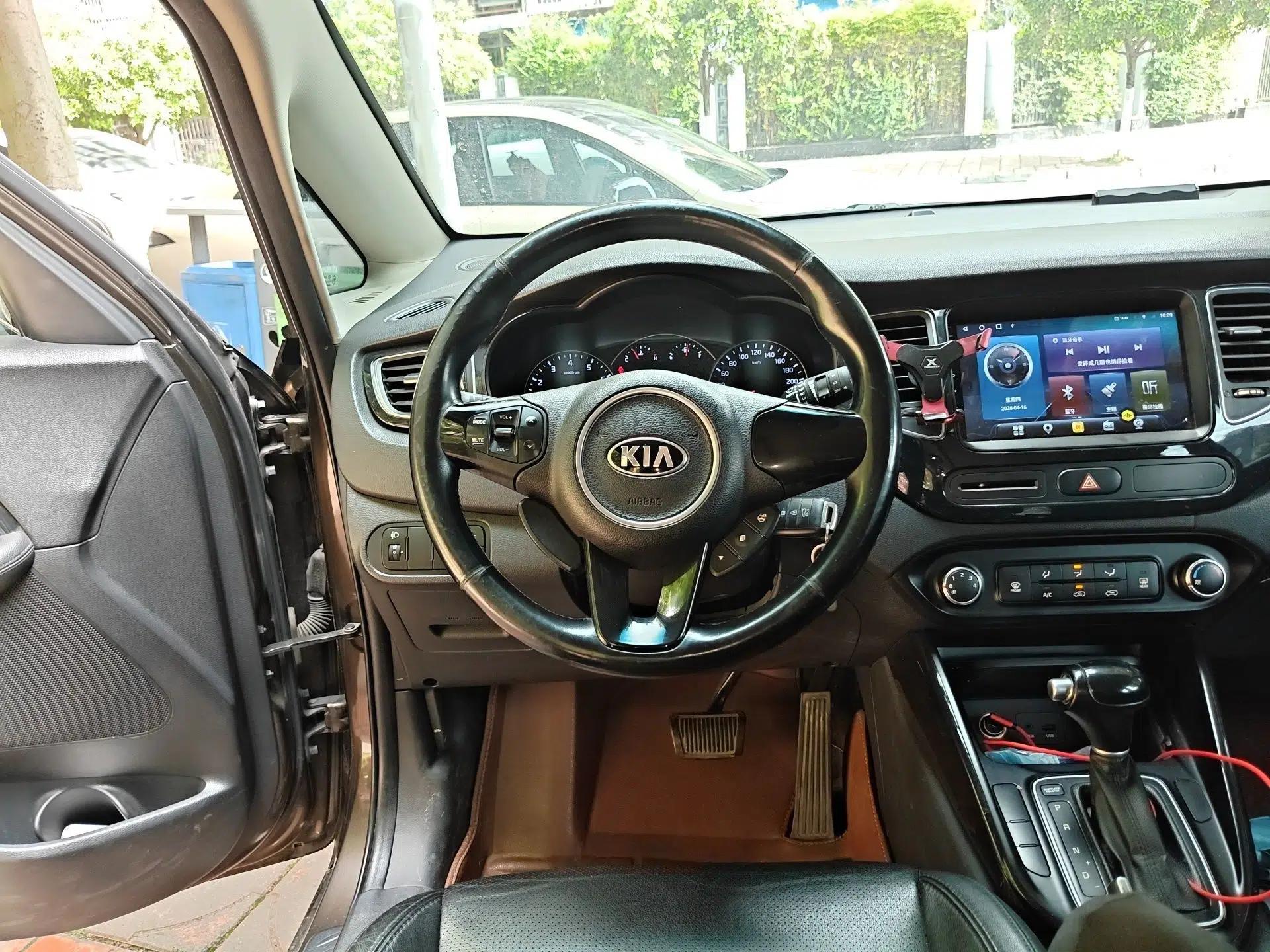 Kia Carens 2013 2.0L 5-Seater Automatic Standard Version China V Standard — миниатюра 11