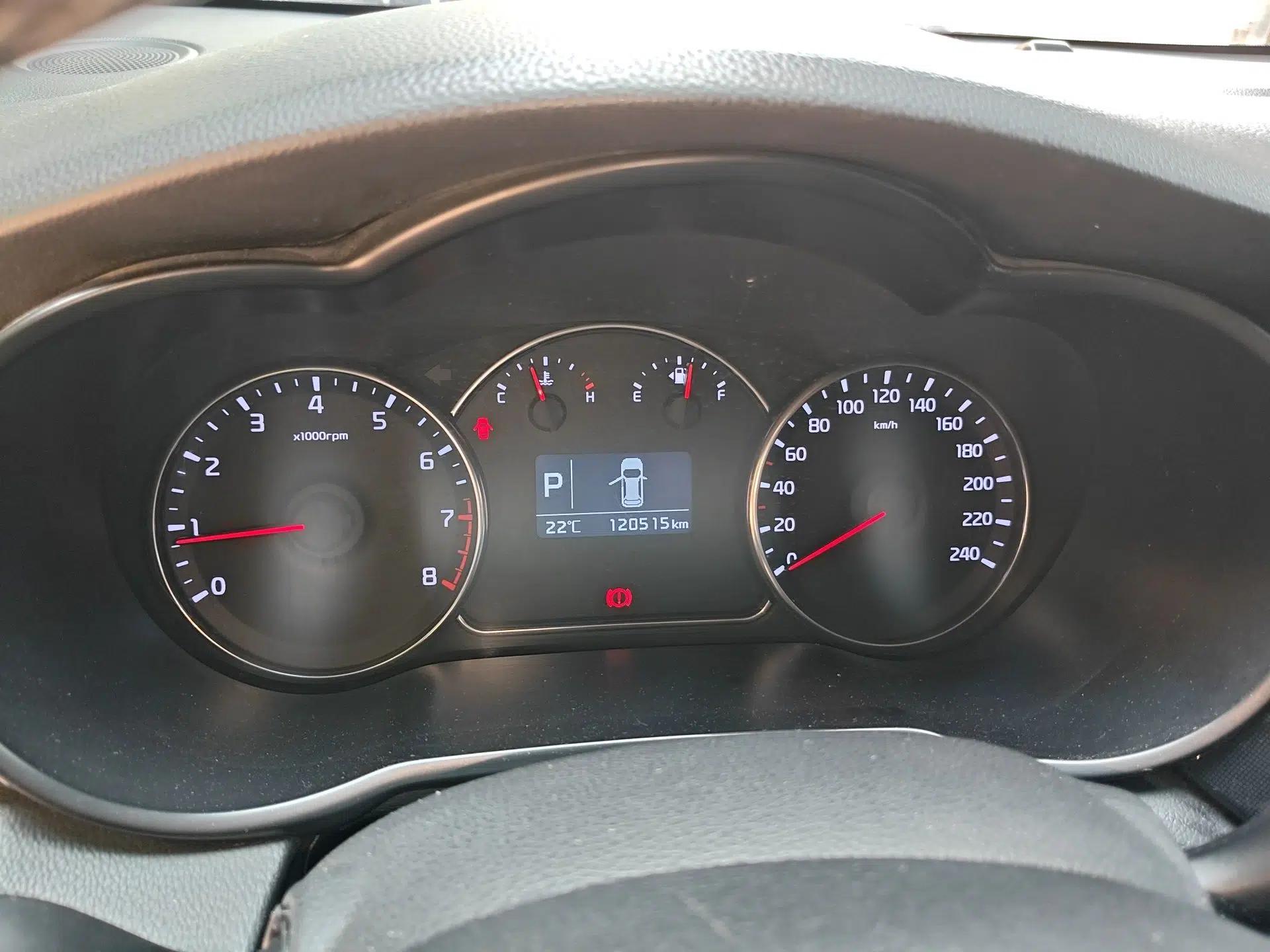 Kia Carens 2013 2.0L 5-Seater Automatic Standard Version China V Standard — миниатюра 12