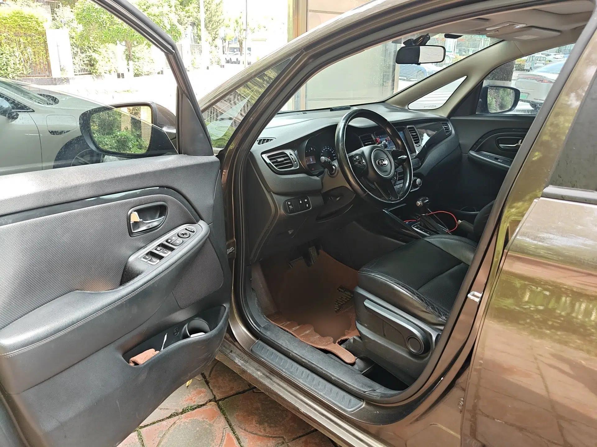 Kia Carens 2013 2.0L 5-Seater Automatic Standard Version China V Standard — миниатюра 17