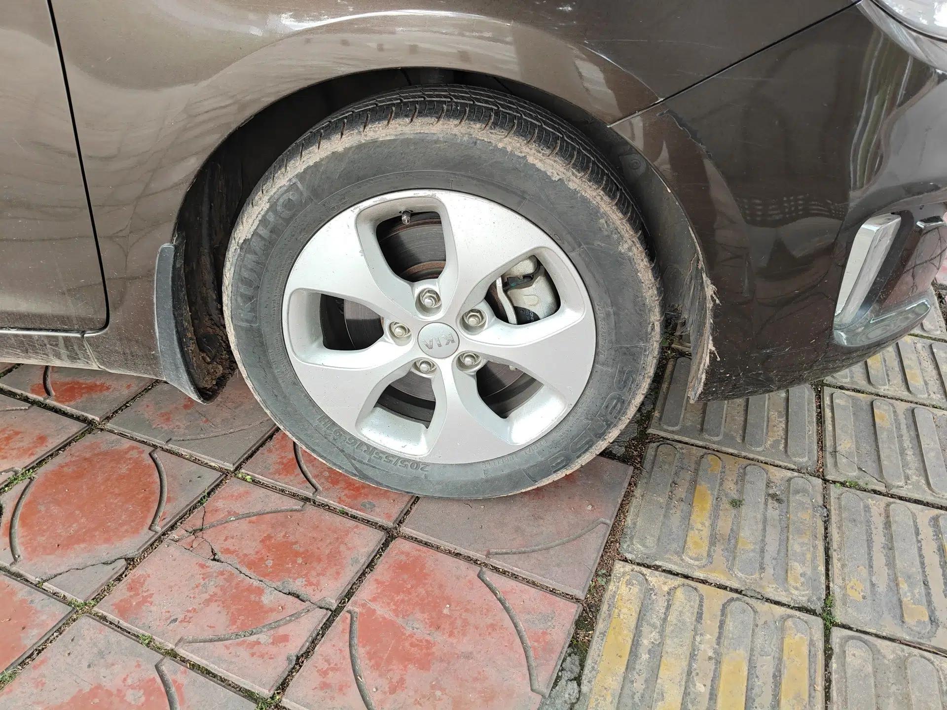 Kia Carens 2013 2.0L 5-Seater Automatic Standard Version China V Standard — миниатюра 8