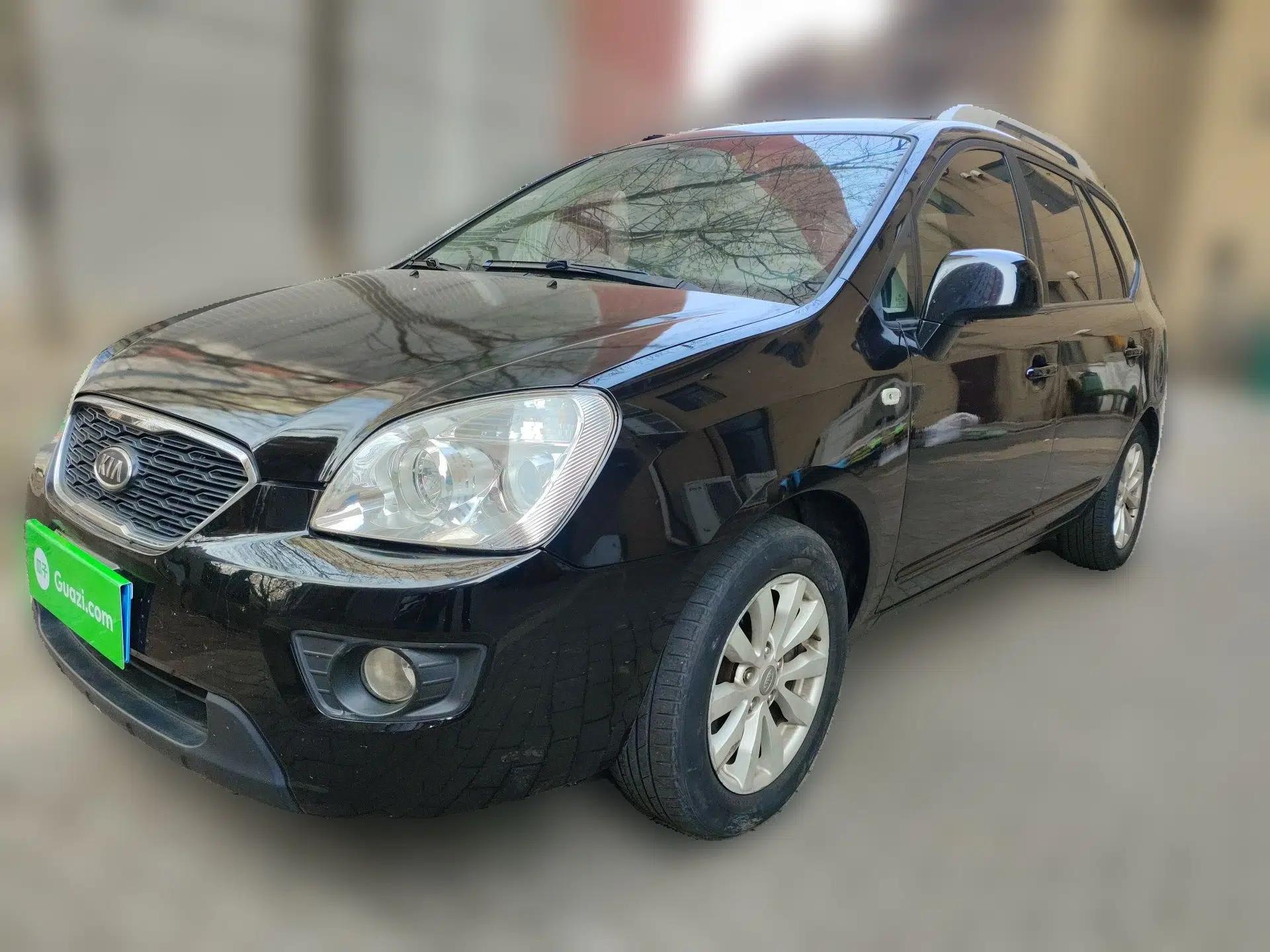 Kia Carens 2011 2.0L 7-Seater Automatic Standard Edition — миниатюра 1