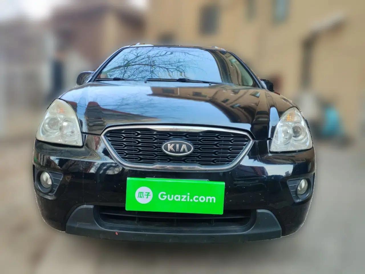 Kia Carens 2011 2.0L 7-Seater Automatic Standard Edition — миниатюра 2