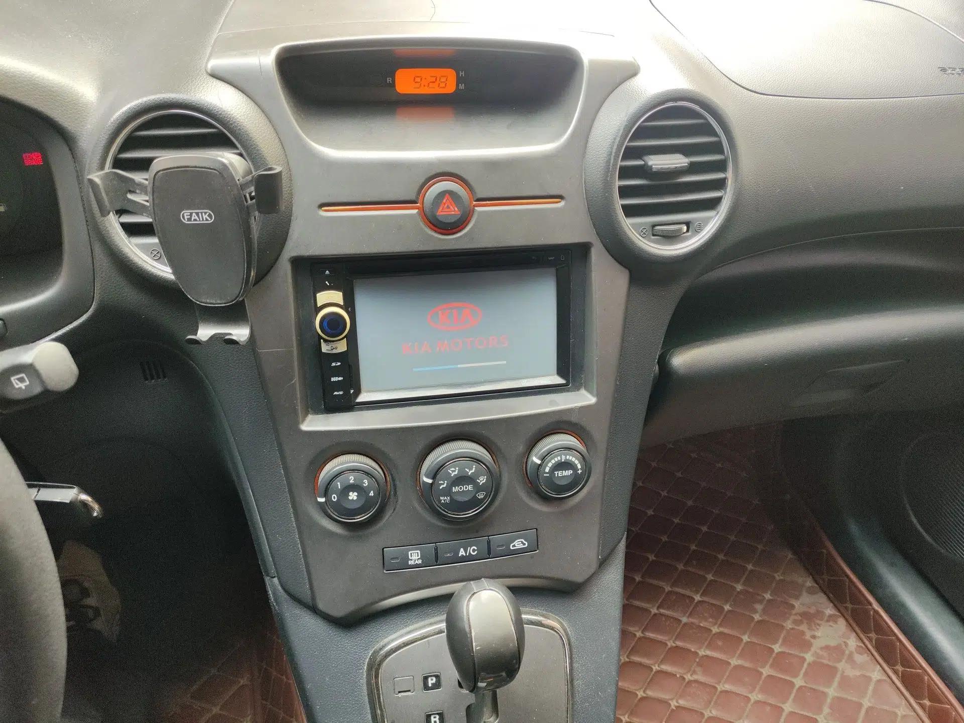 Kia Carens 2011 2.0L 7-Seater Automatic Standard Edition — миниатюра 14