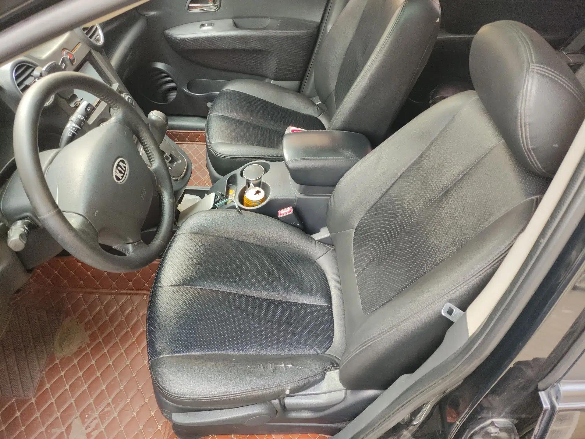 Kia Carens 2011 2.0L 7-Seater Automatic Standard Edition — миниатюра 16