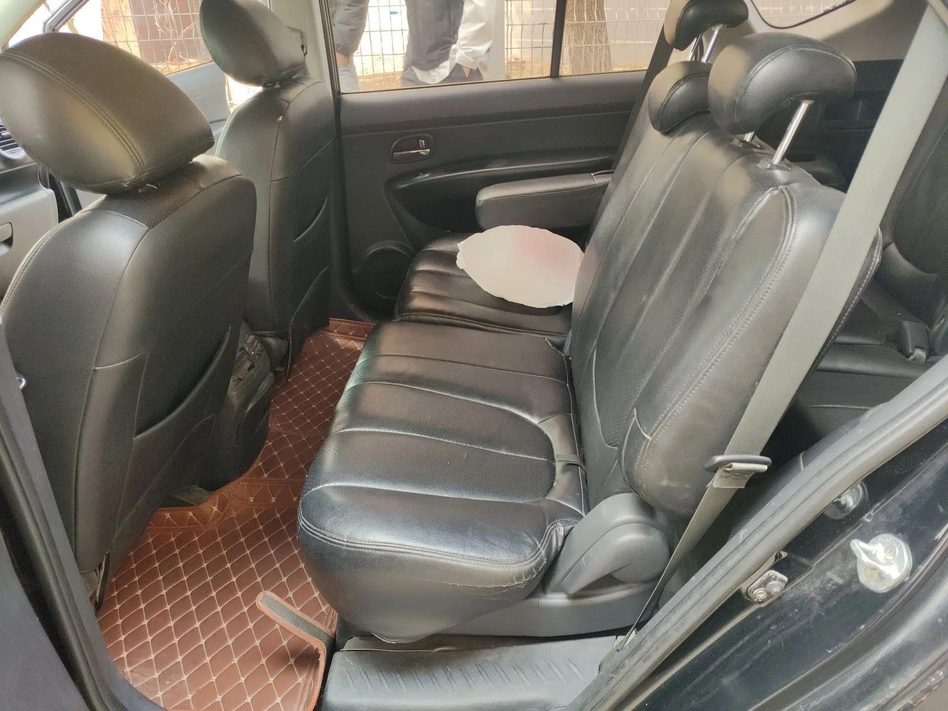 Kia Carens 2011 2.0L 7-Seater Automatic Standard Edition — миниатюра 18