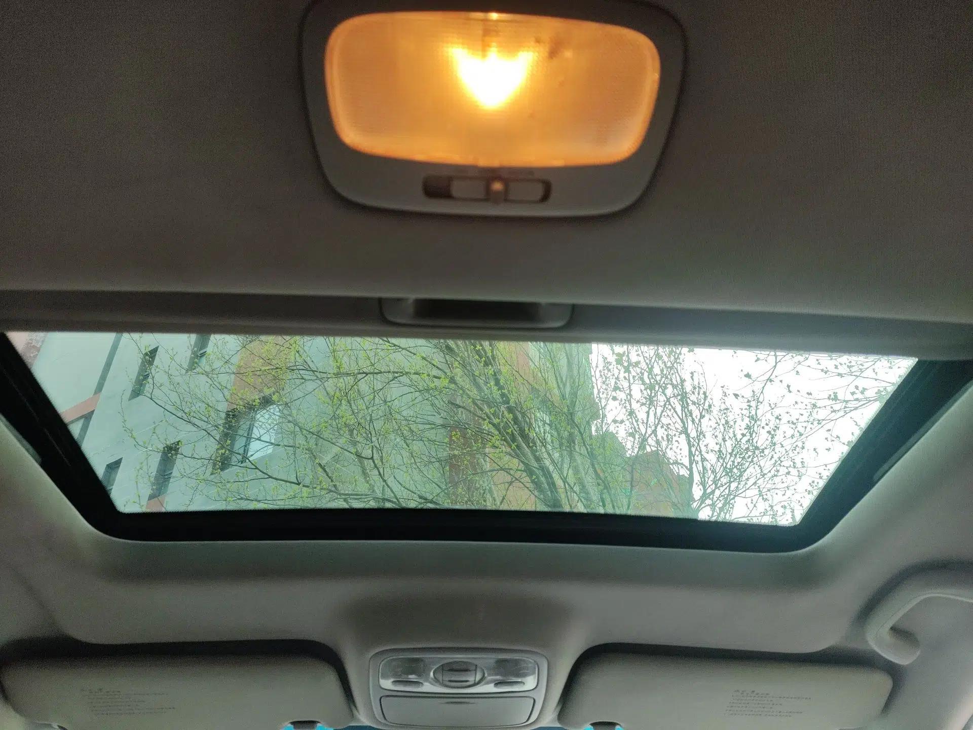 Kia Carens 2011 2.0L 7-Seater Automatic Standard Edition — миниатюра 19