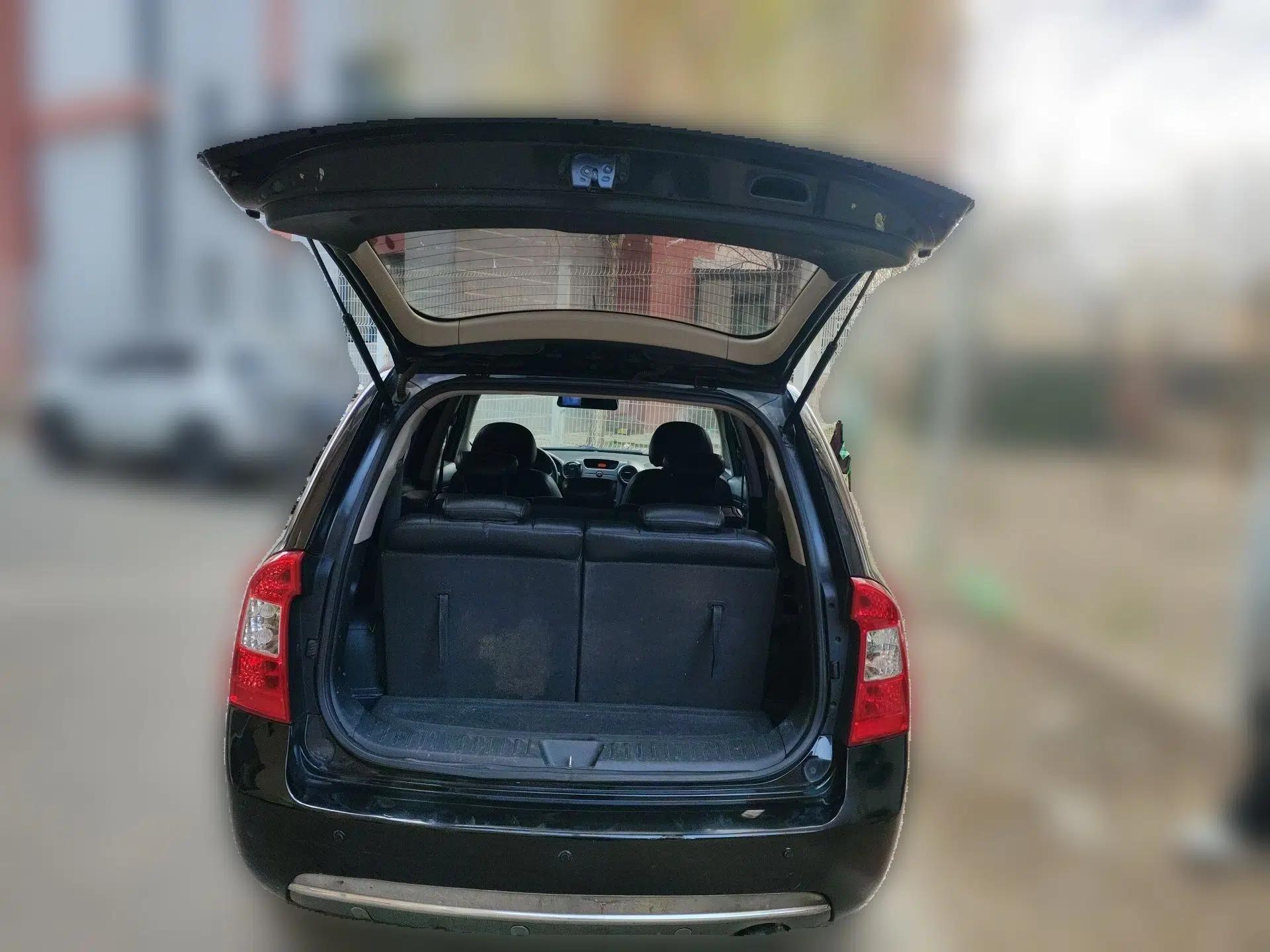 Kia Carens 2011 2.0L 7-Seater Automatic Standard Edition — миниатюра 20