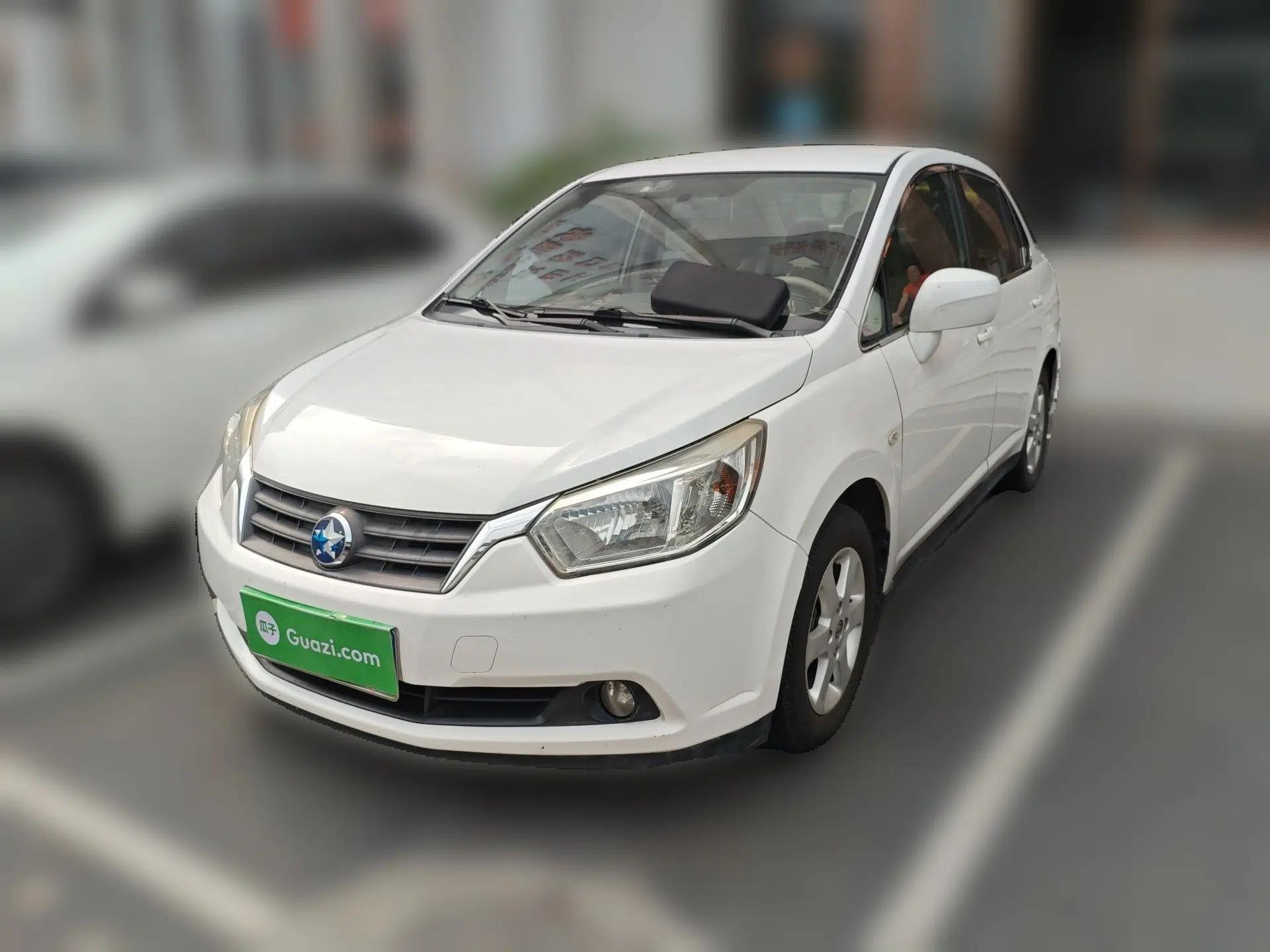 Venucia D50 2012 1.6L Manual Comfort Edition — миниатюра 1
