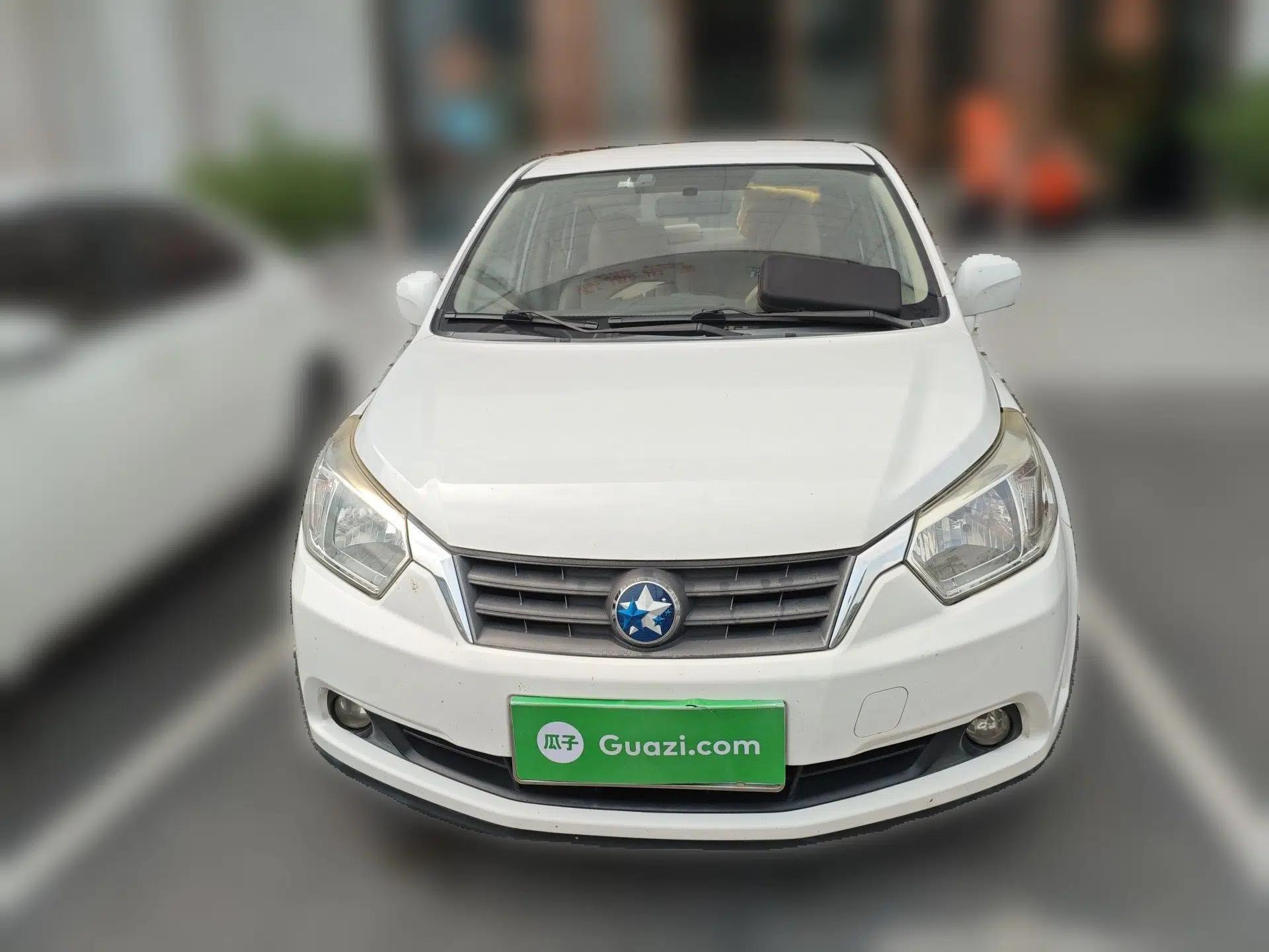 Venucia D50 2012 1.6L Manual Comfort Edition — миниатюра 2