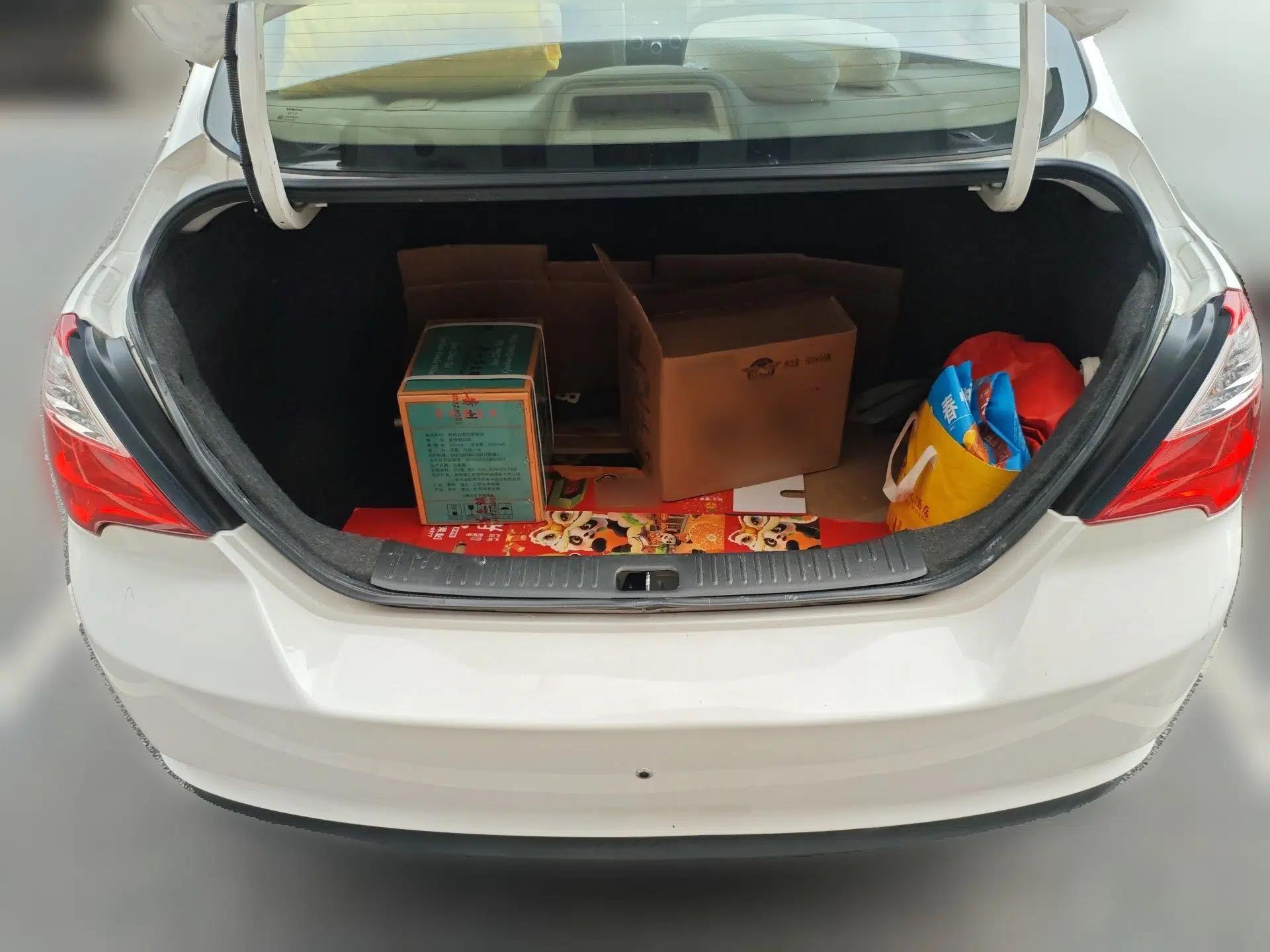 Venucia D50 2012 1.6L Manual Comfort Edition — миниатюра 20