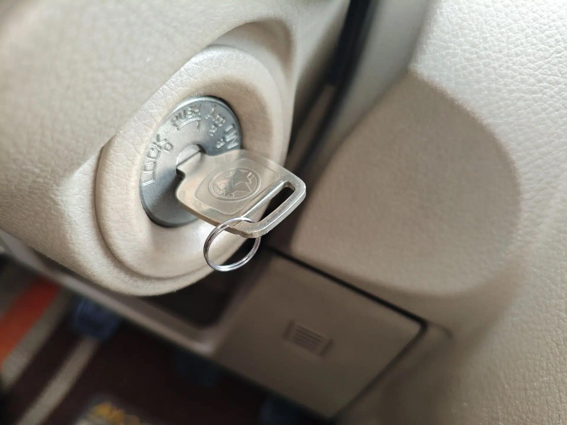 Venucia D50 2012 1.6L Manual Comfort Edition — миниатюра 9