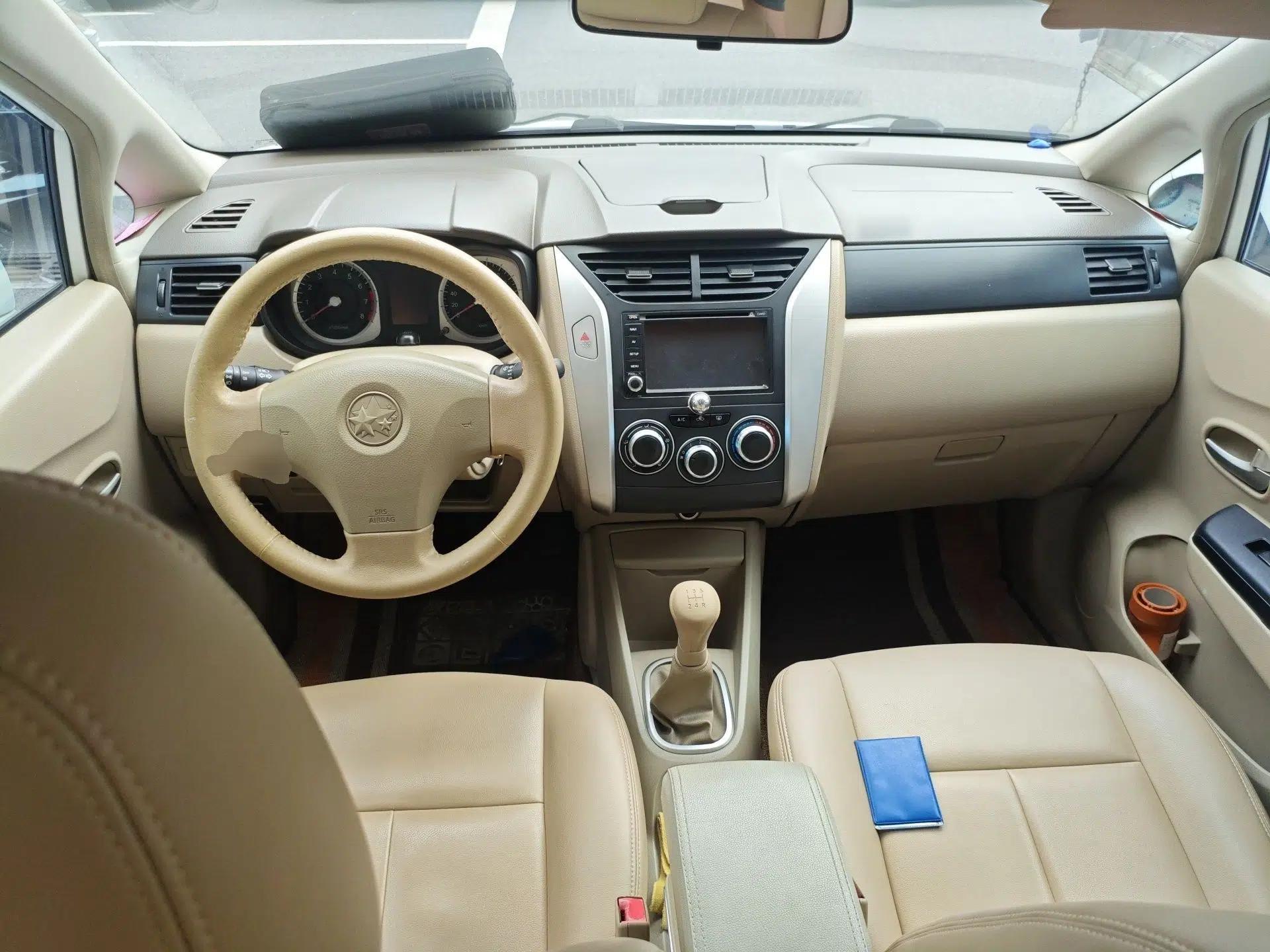 Venucia D50 2012 1.6L Manual Comfort Edition — миниатюра 10