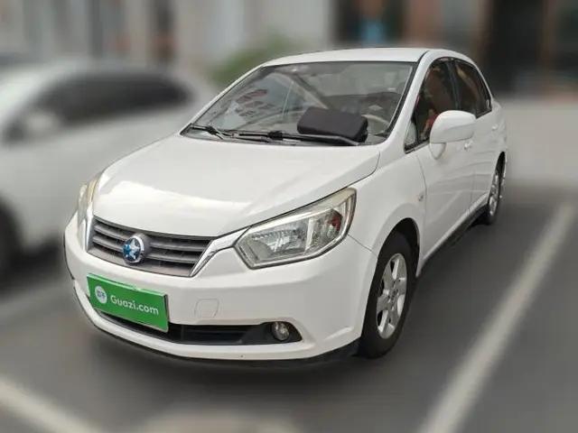 Venucia D50 2012 1.6L Manual Comfort Edition