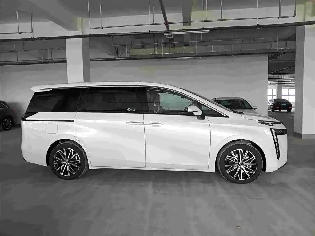 Trumpchi E8 2024 Glory Series 2.0L Glory Edition — миниатюра 3