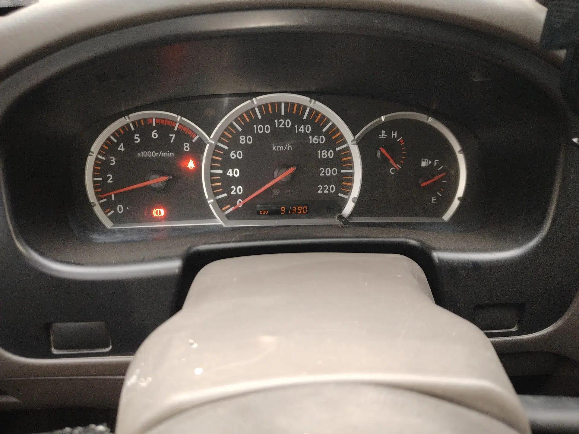 Nissan ZN Van 2013 2.4L Two-Wheel Drive Standard Model with 5 Seats — миниатюра 13