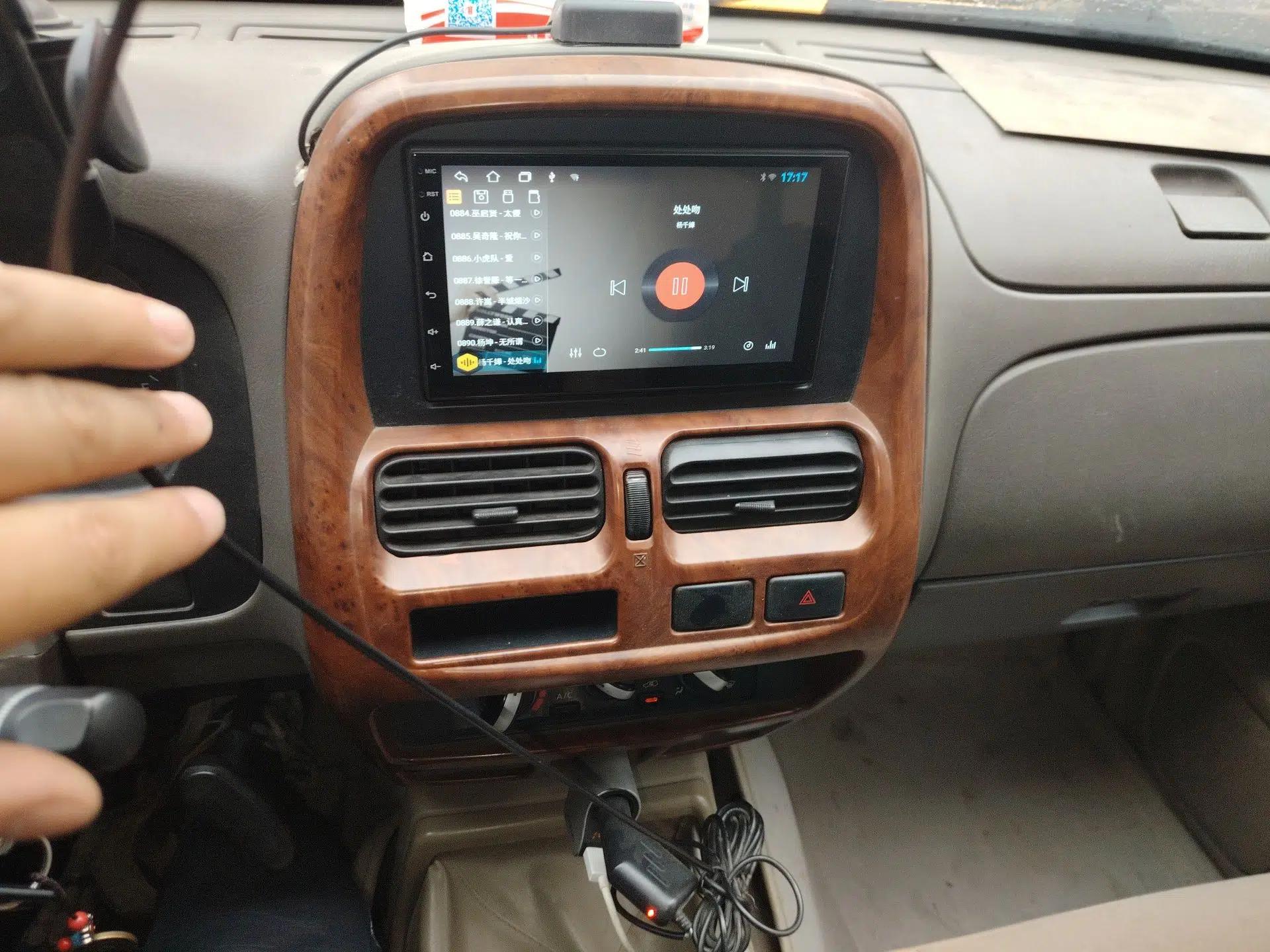 Nissan ZN Van 2013 2.4L Two-Wheel Drive Standard Model with 5 Seats — миниатюра 14
