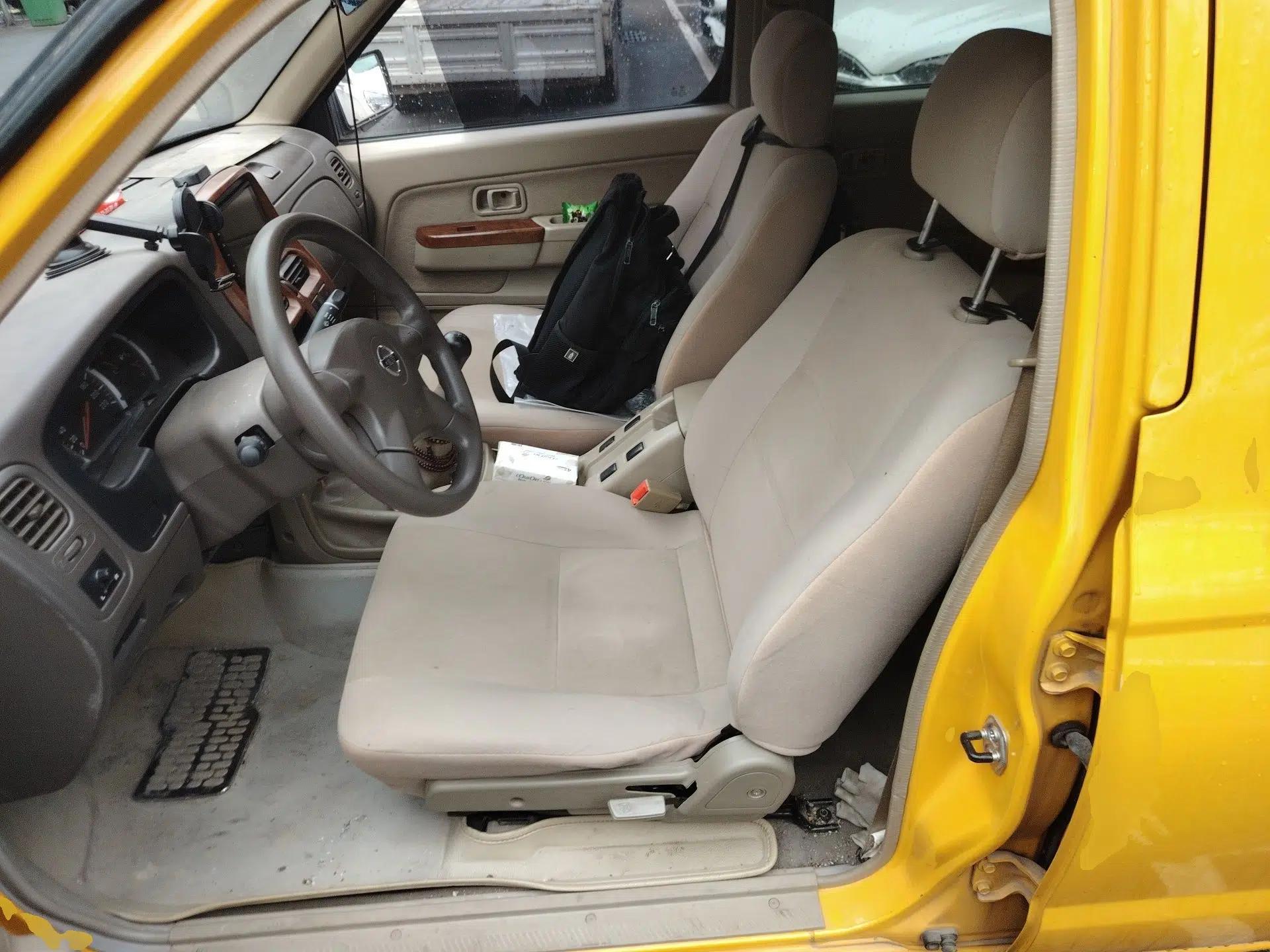 Nissan ZN Van 2013 2.4L Two-Wheel Drive Standard Model with 5 Seats — миниатюра 16