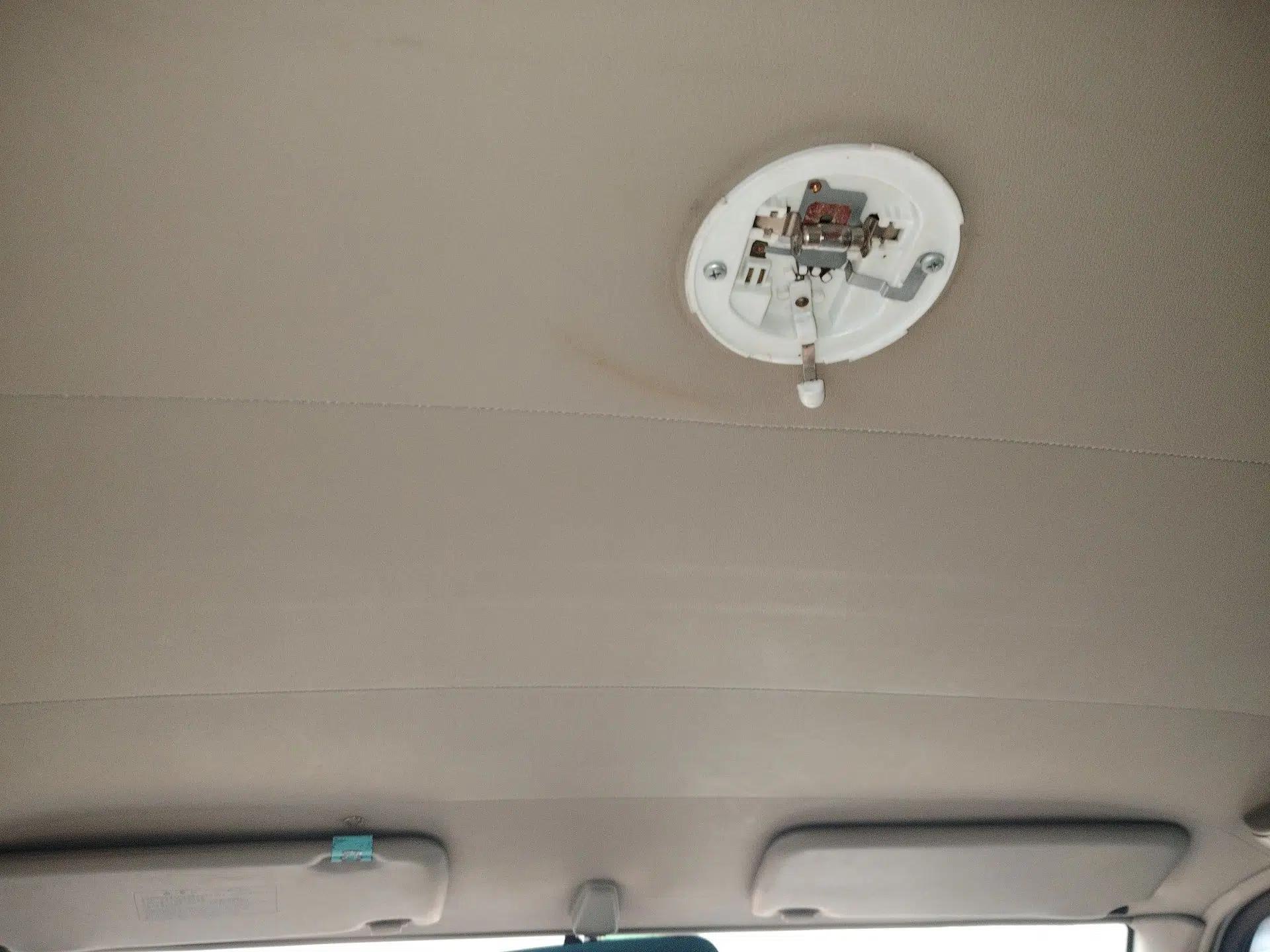 Nissan ZN Van 2013 2.4L Two-Wheel Drive Standard Model with 5 Seats — миниатюра 19