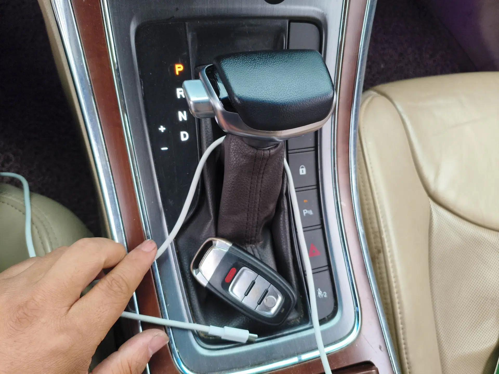 Roewe 950 2012 2.4L Luxury Edition — миниатюра 15