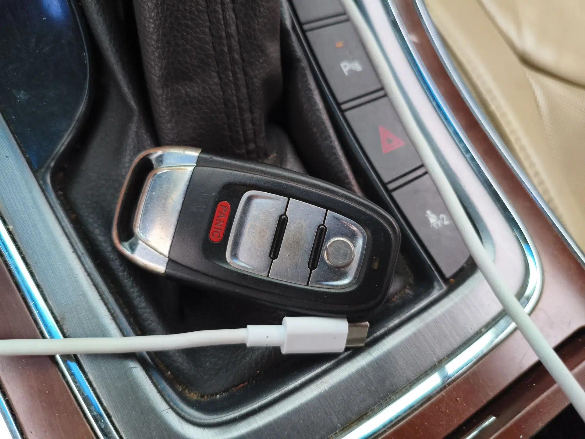 Roewe 950 2012 2.4L Luxury Edition — миниатюра 9