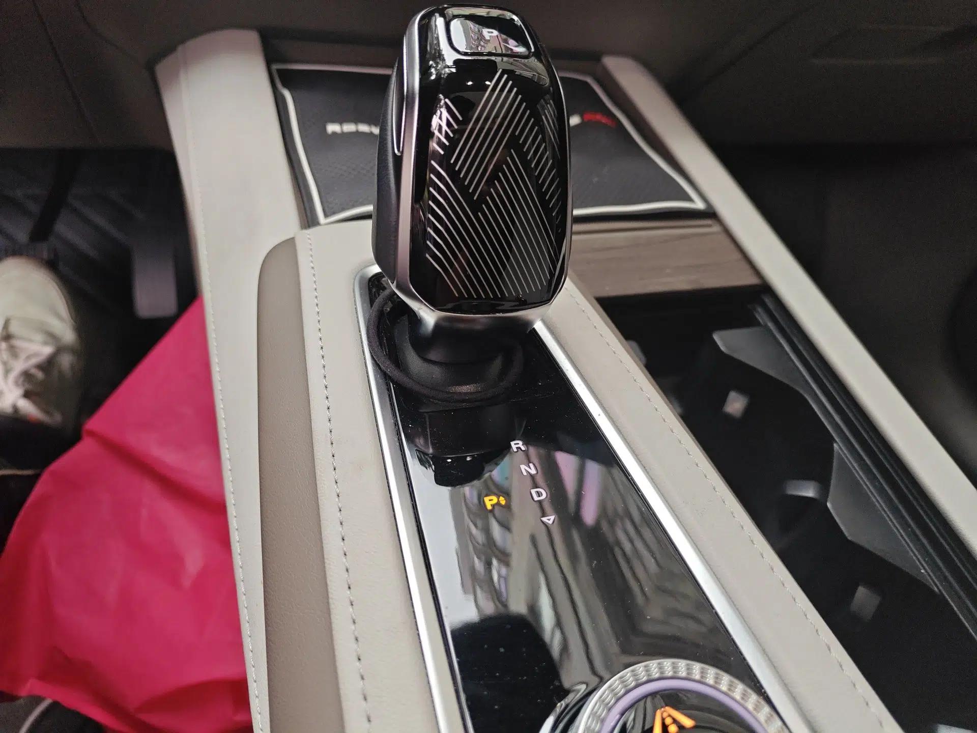 Roewe RX9 2023 2.0T Two-Wheel Drive Enjoyment Version — миниатюра 15