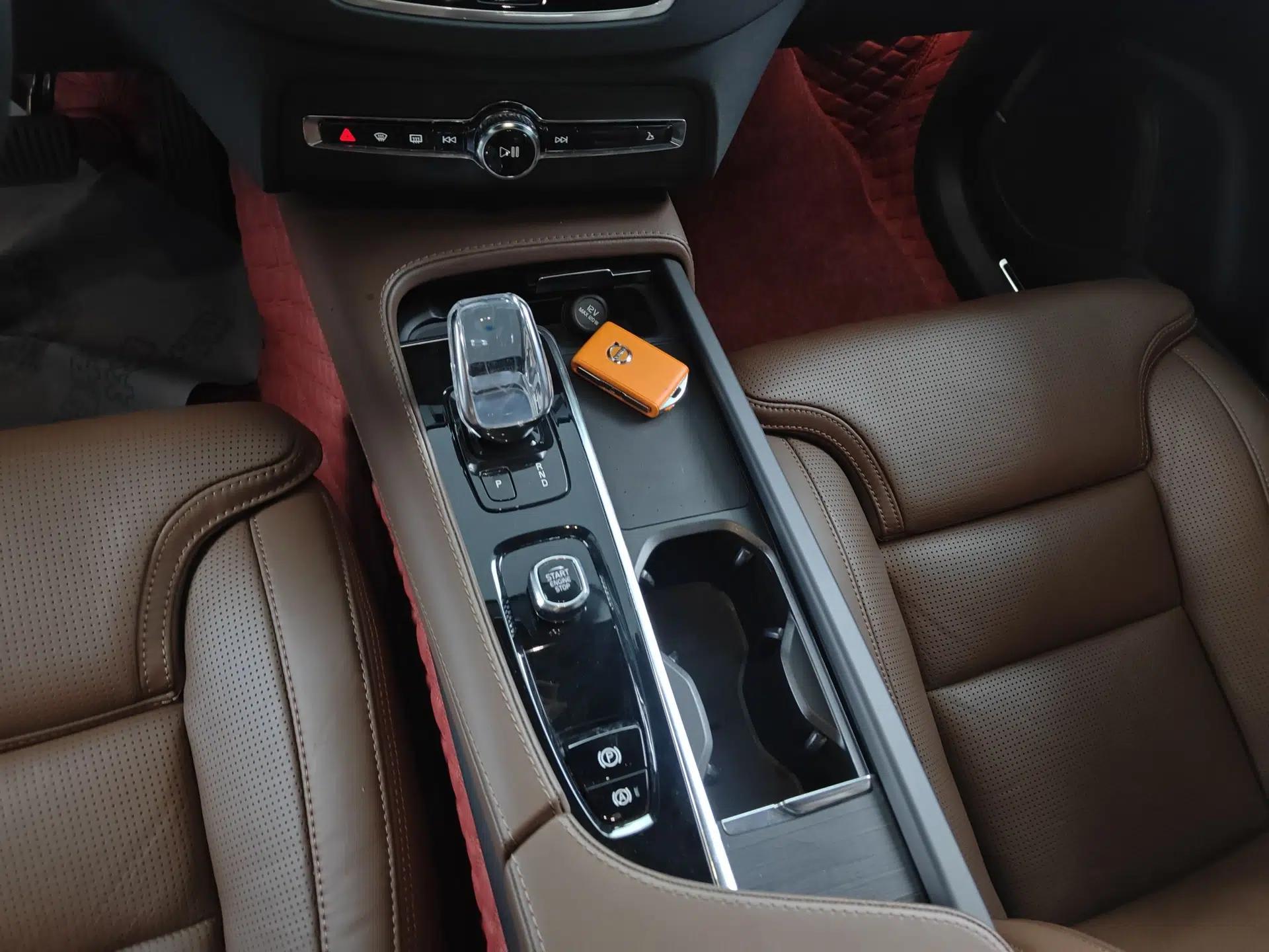 Volvo XC90 New Energy 2022 E-Drive Hybrid T8 Luxury Flagship 7-Seater — миниатюра 17