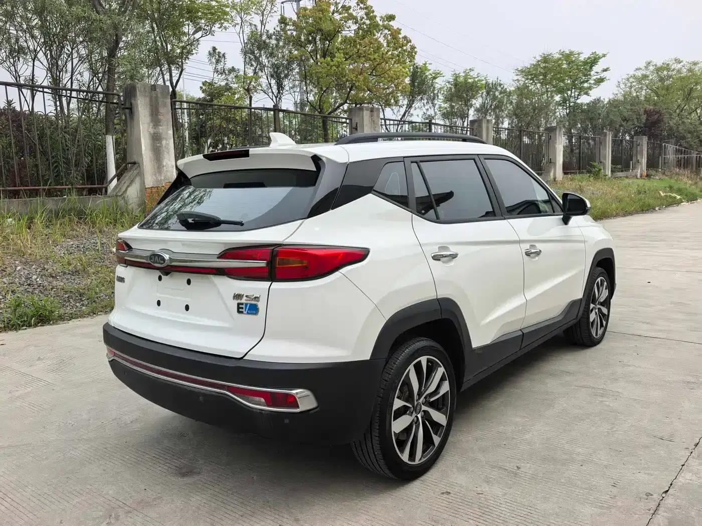 JAC iEVS4 2019 Luxury Edition — миниатюра 5