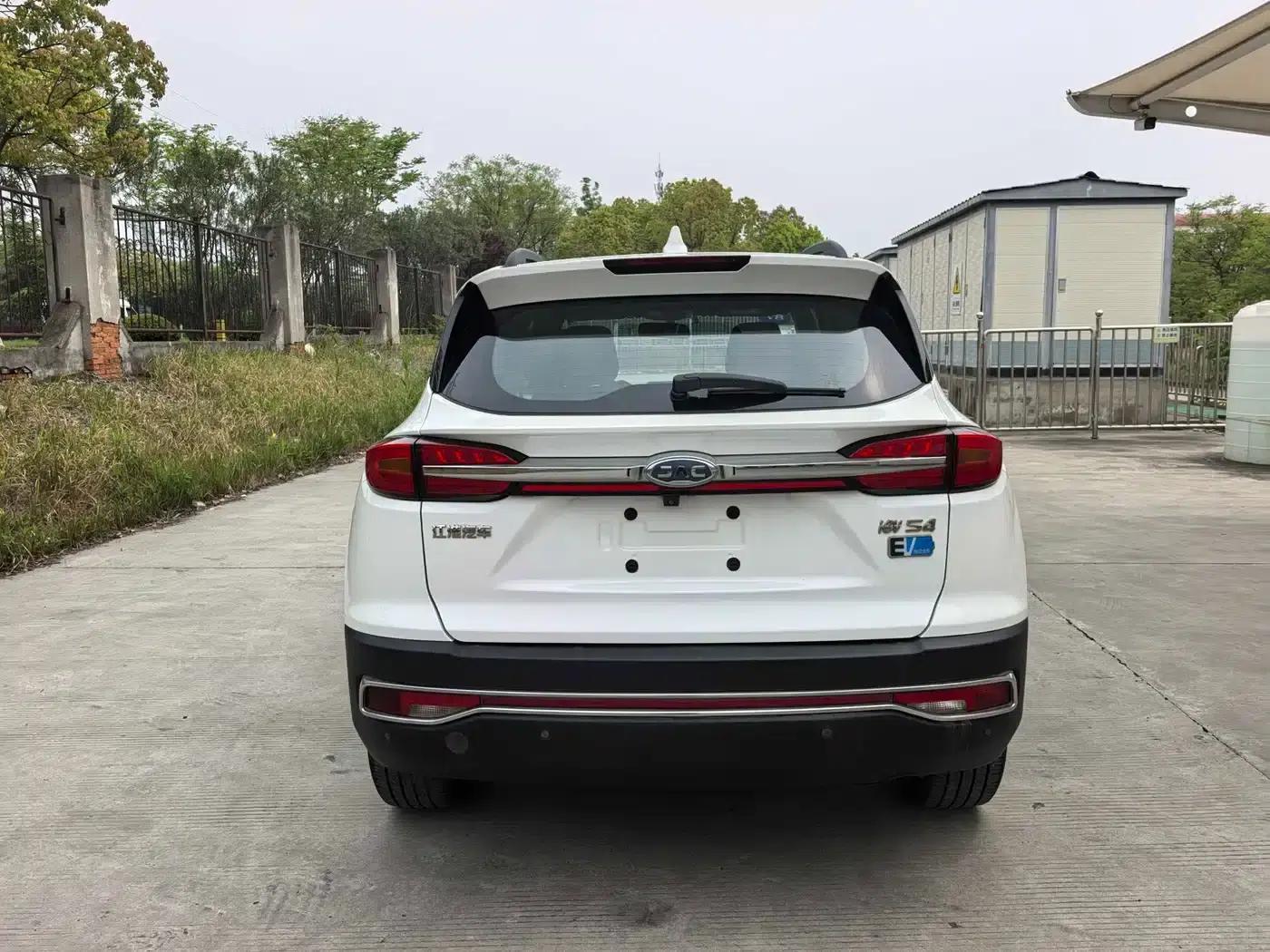 JAC iEVS4 2019 Luxury Edition — миниатюра 6