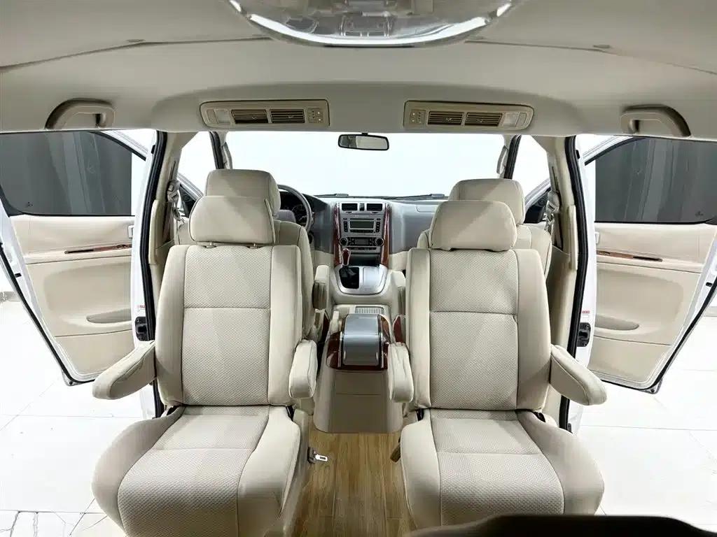 Grace 2010 2.4L-3rd Generation Premium Standard 9-seater 4RB2 — миниатюра 12