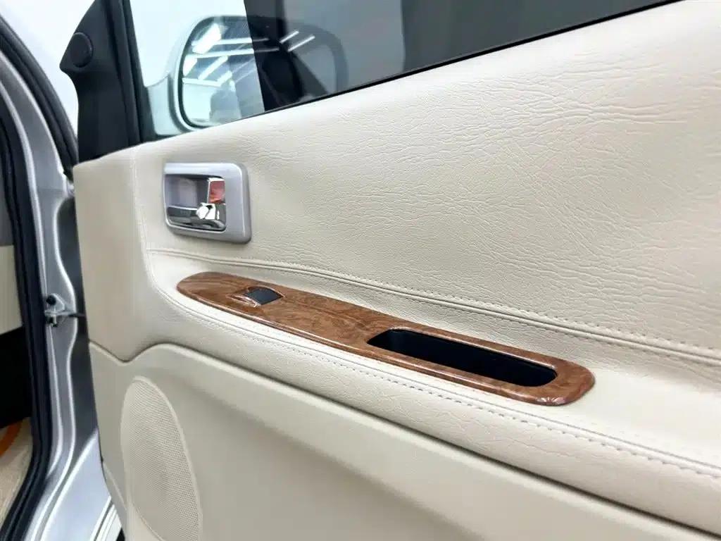 Grace 2010 2.4L-3rd Generation Premium Standard 9-seater 4RB2 — миниатюра 16
