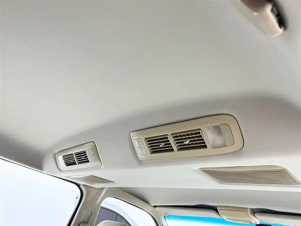 Grace 2010 2.4L-3rd Generation Premium Standard 9-seater 4RB2 — миниатюра 17