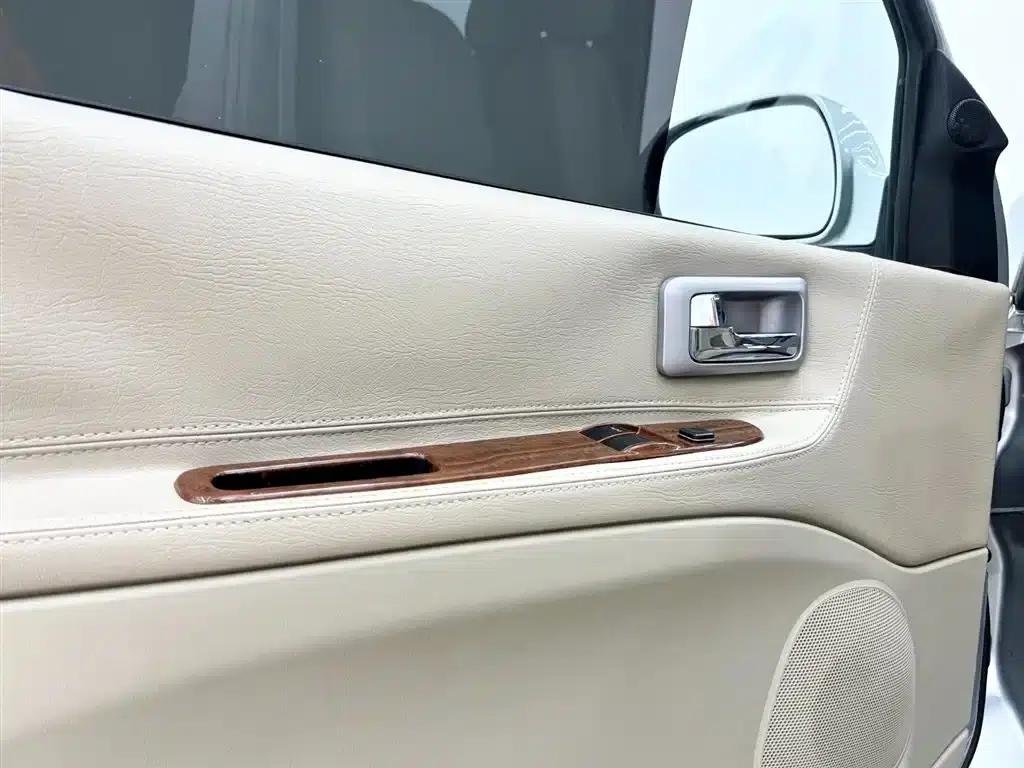Grace 2010 2.4L-3rd Generation Premium Standard 9-seater 4RB2 — миниатюра 21