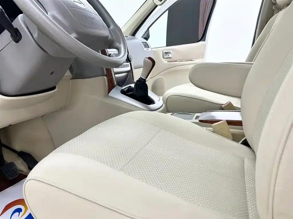 Grace 2010 2.4L-3rd Generation Premium Standard 9-seater 4RB2 — миниатюра 6