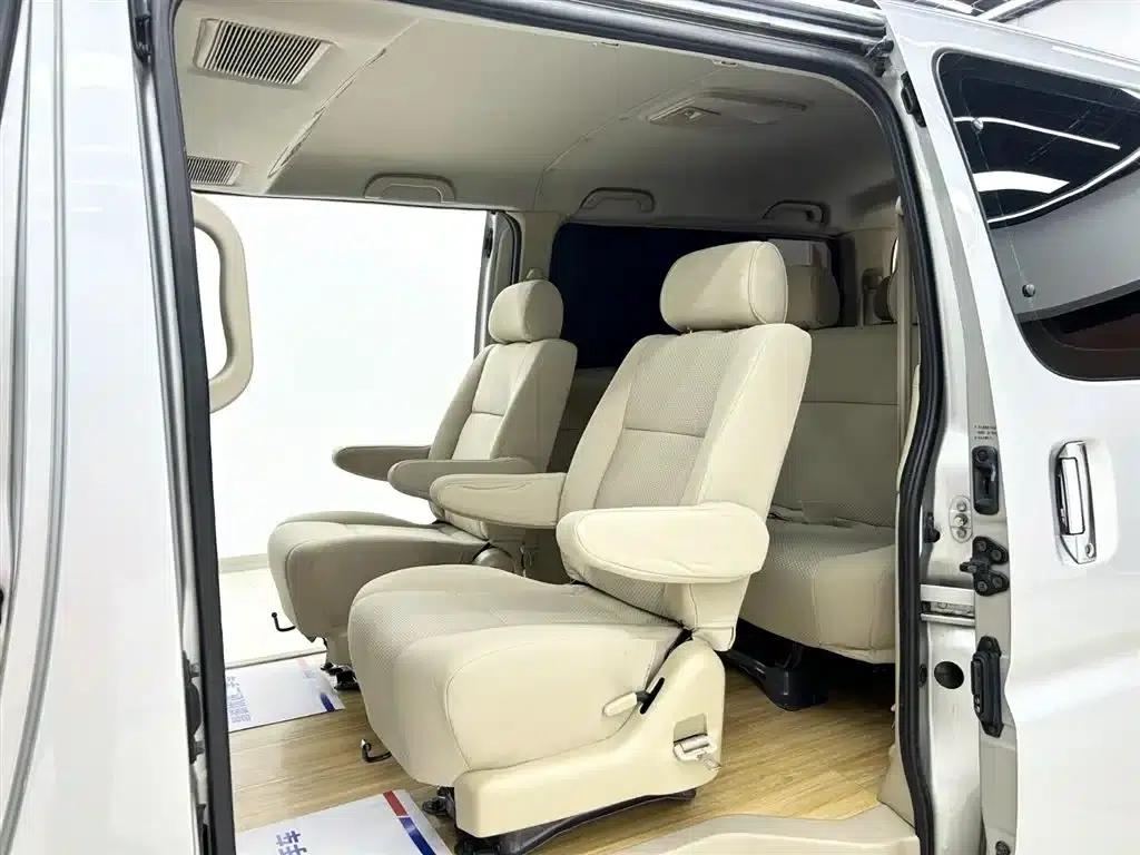 Grace 2010 2.4L-3rd Generation Premium Standard 9-seater 4RB2 — миниатюра 7