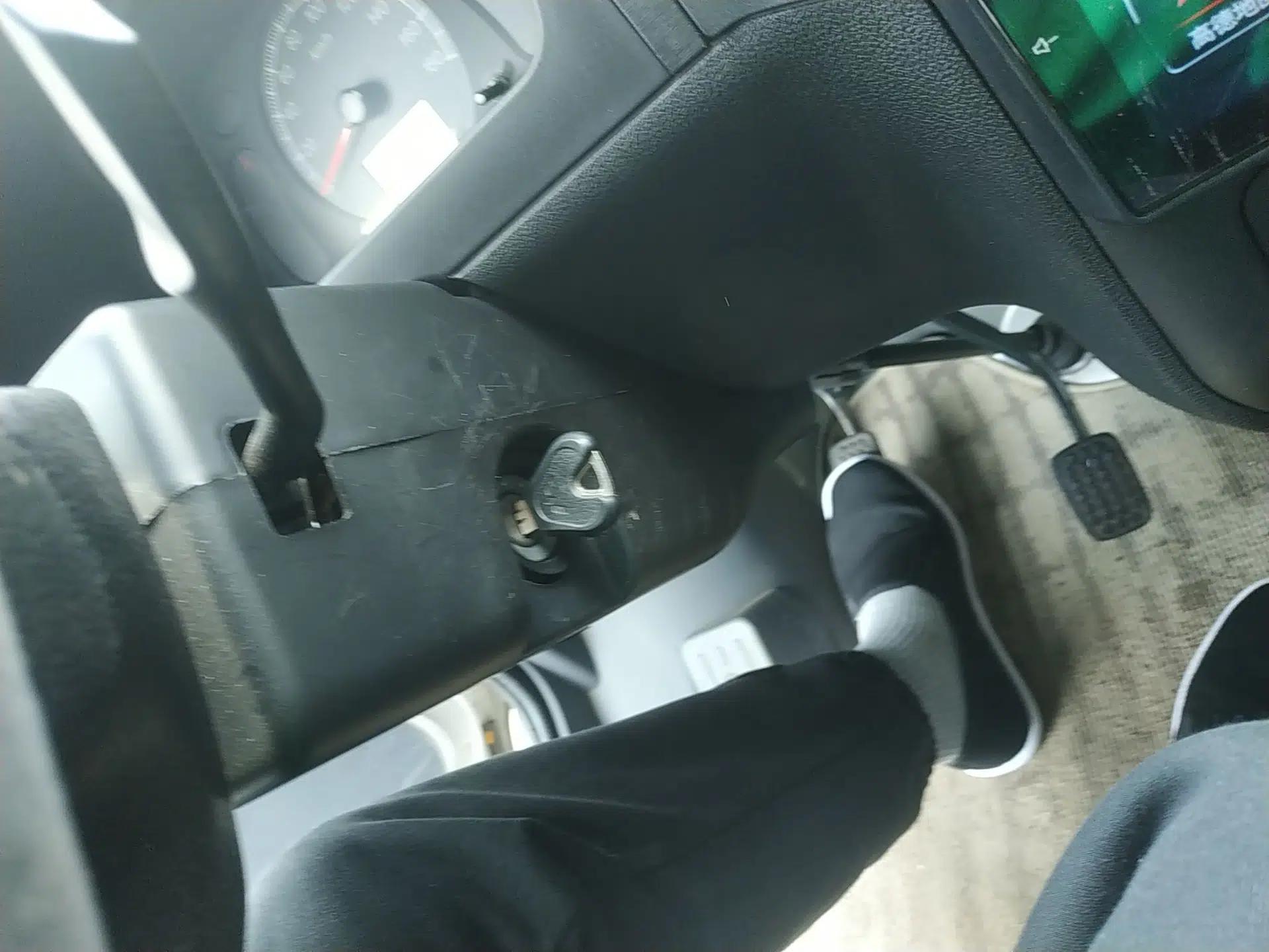 Wuling Zhiguang Small Truck 2023 1.5L Double-Cab LAR — миниатюра 12
