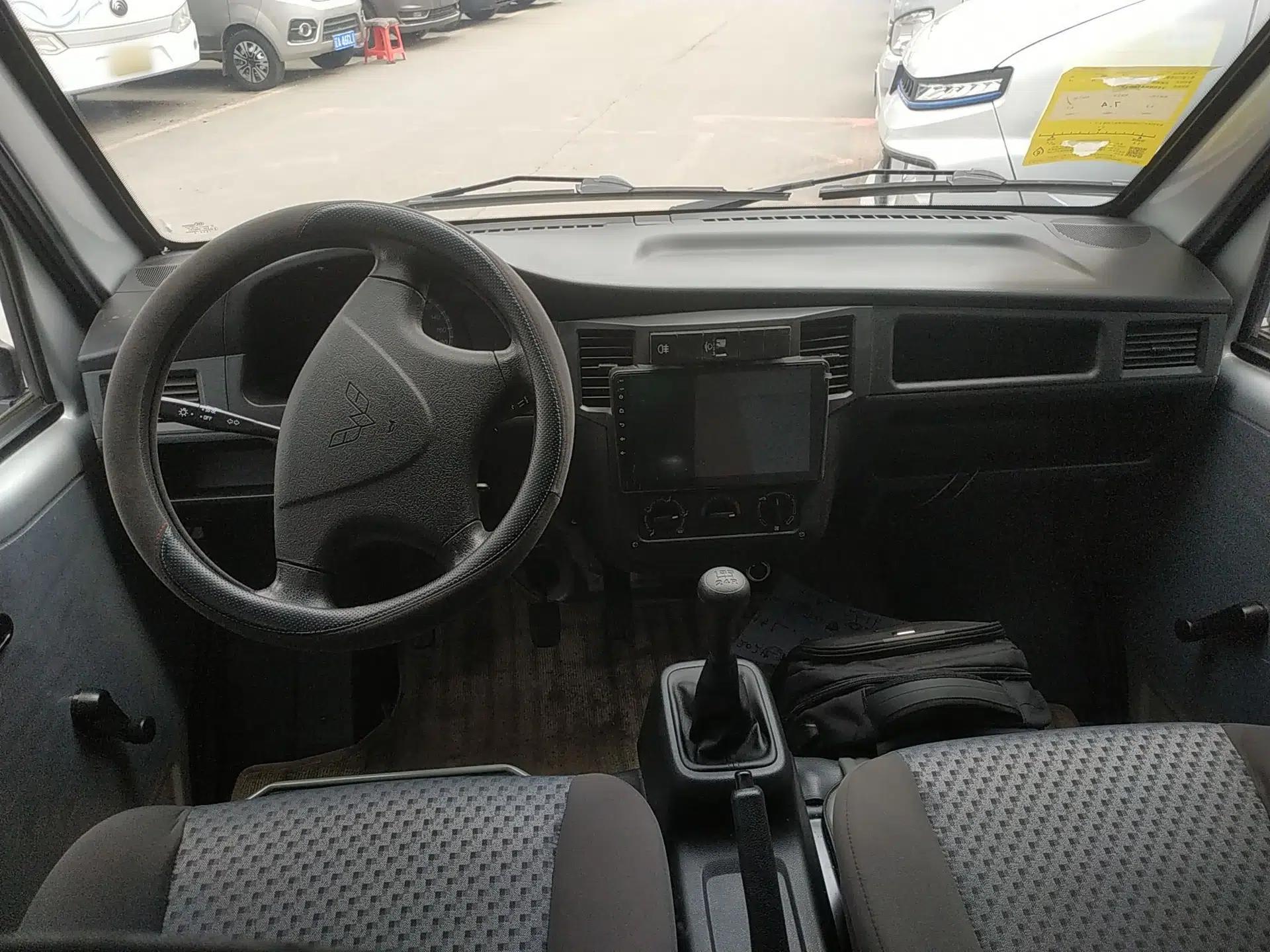 Wuling Zhiguang Small Truck 2023 1.5L Double-Cab LAR — миниатюра 13