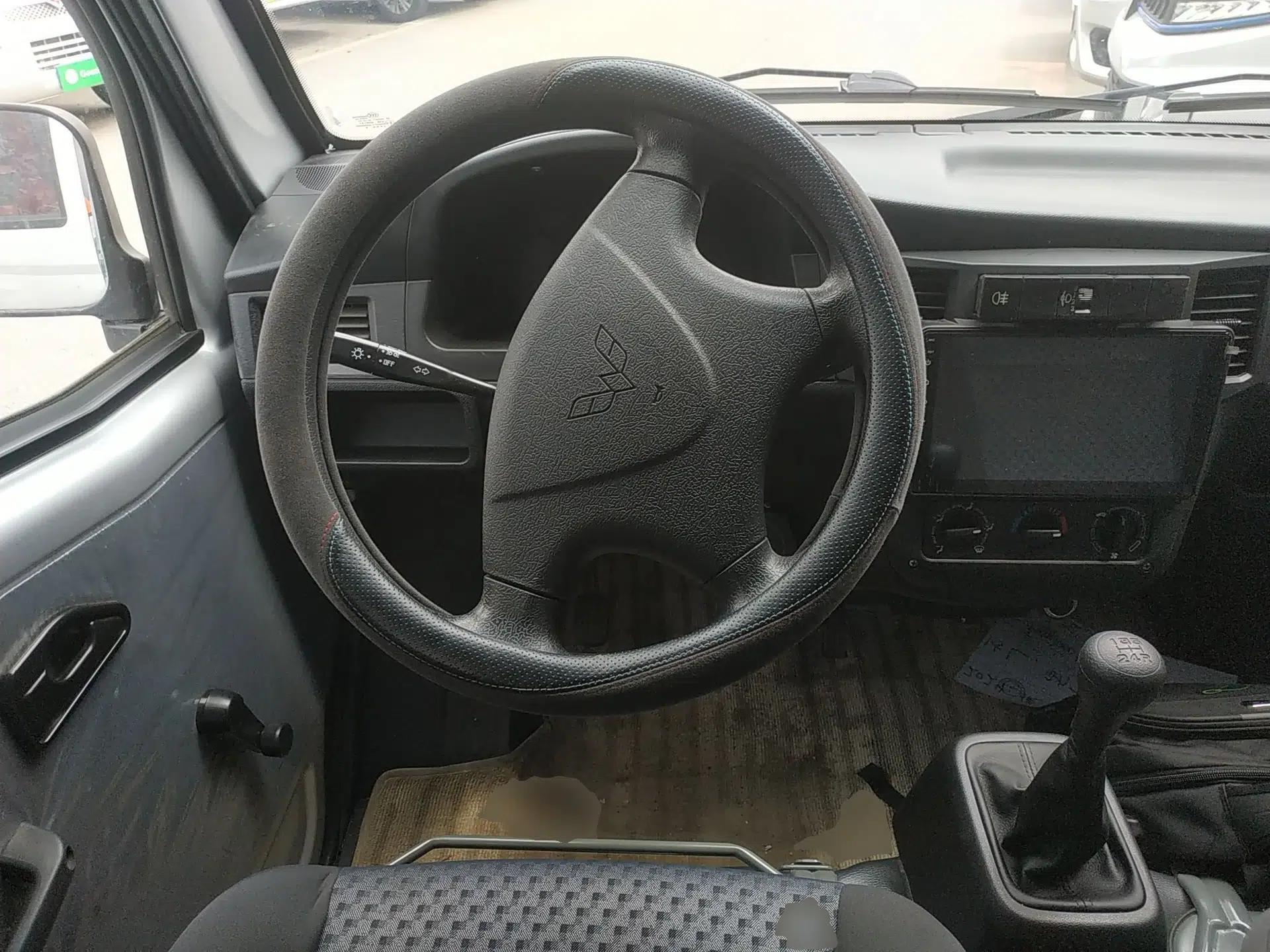 Wuling Zhiguang Small Truck 2023 1.5L Double-Cab LAR — миниатюра 14
