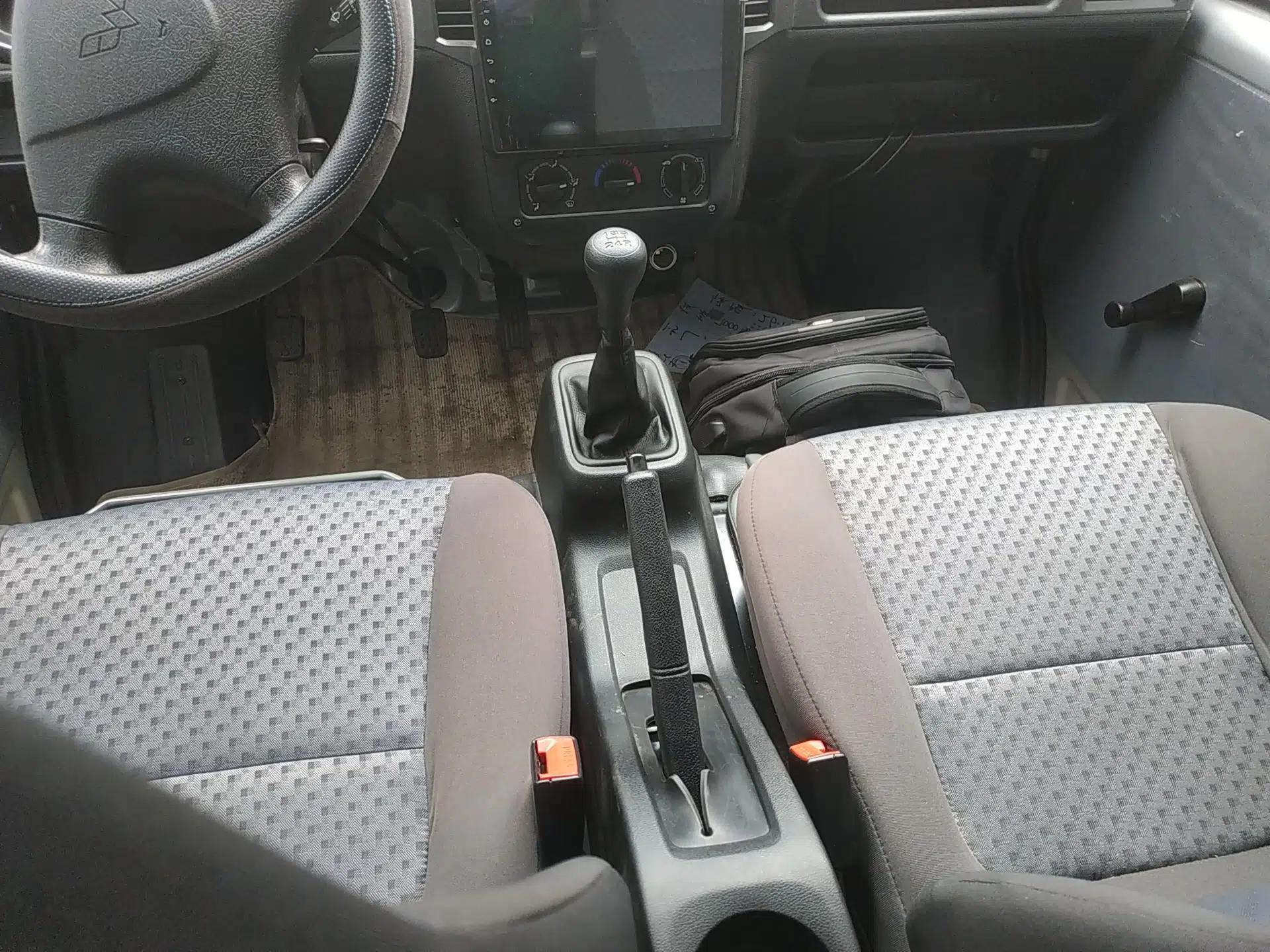Wuling Zhiguang Small Truck 2023 1.5L Double-Cab LAR — миниатюра 17