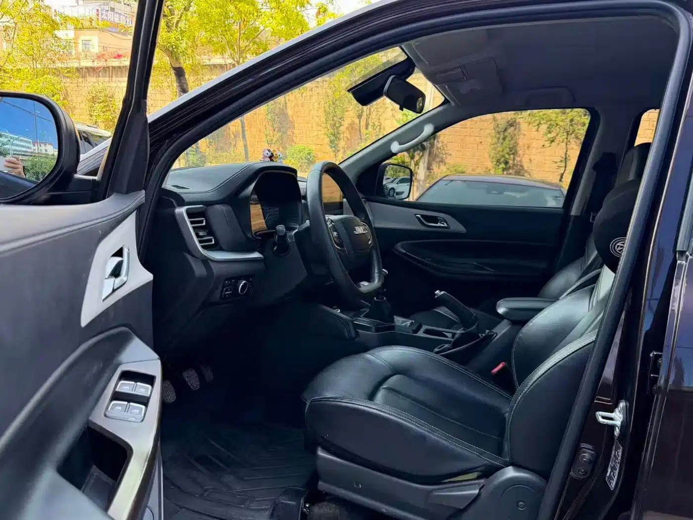 Yuhu 7 2022 2.0T Manual Diesel 4WD Comfort Standard Wheelbase — миниатюра 4