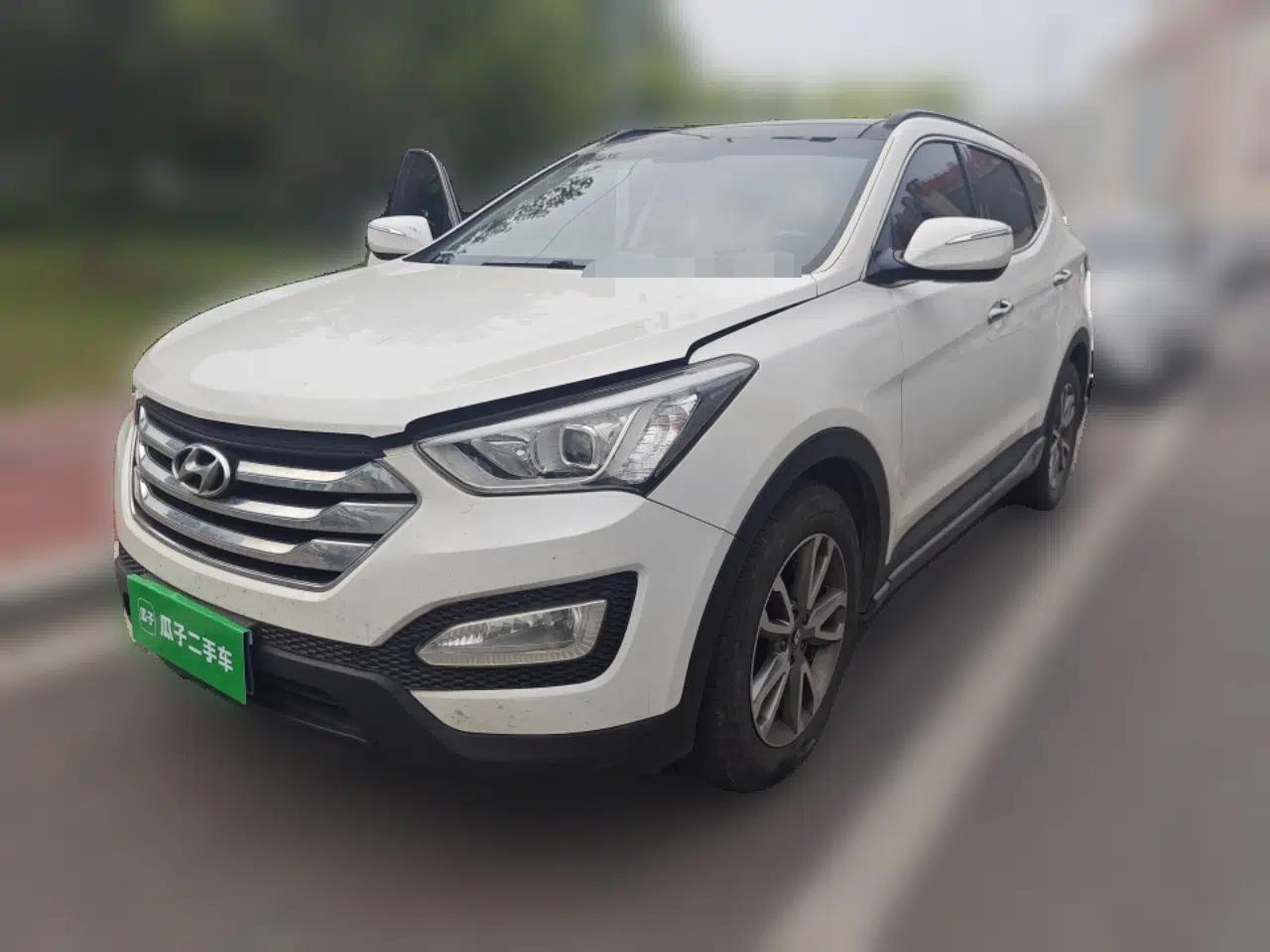 Hyundai Santa Fe Classic 2013 3.0L 4x4 Comfort Edition with Navigation 7 Seats Euro IV — миниатюра 1