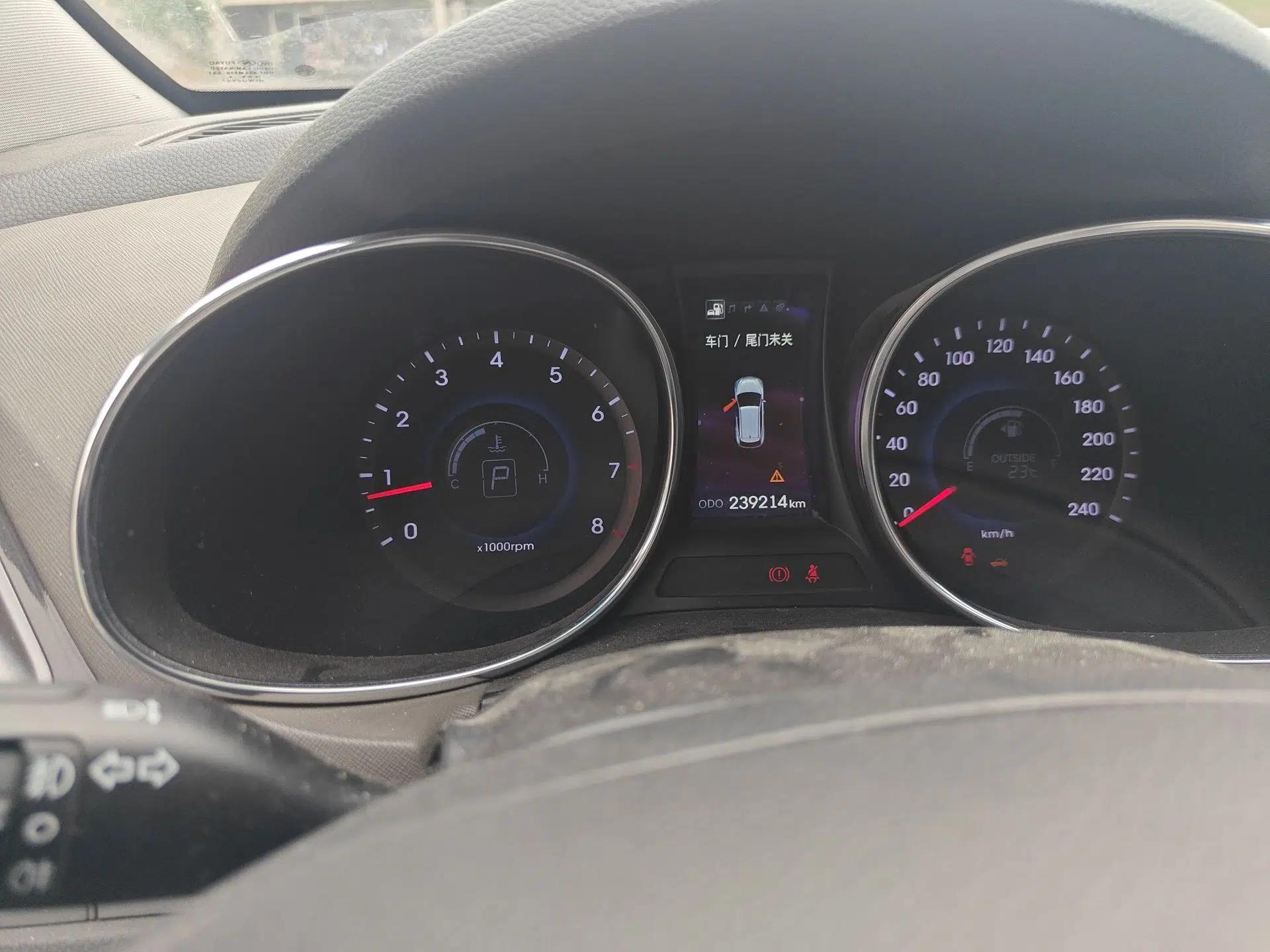 Hyundai Santa Fe Classic 2013 3.0L 4x4 Comfort Edition with Navigation 7 Seats Euro IV — миниатюра 12