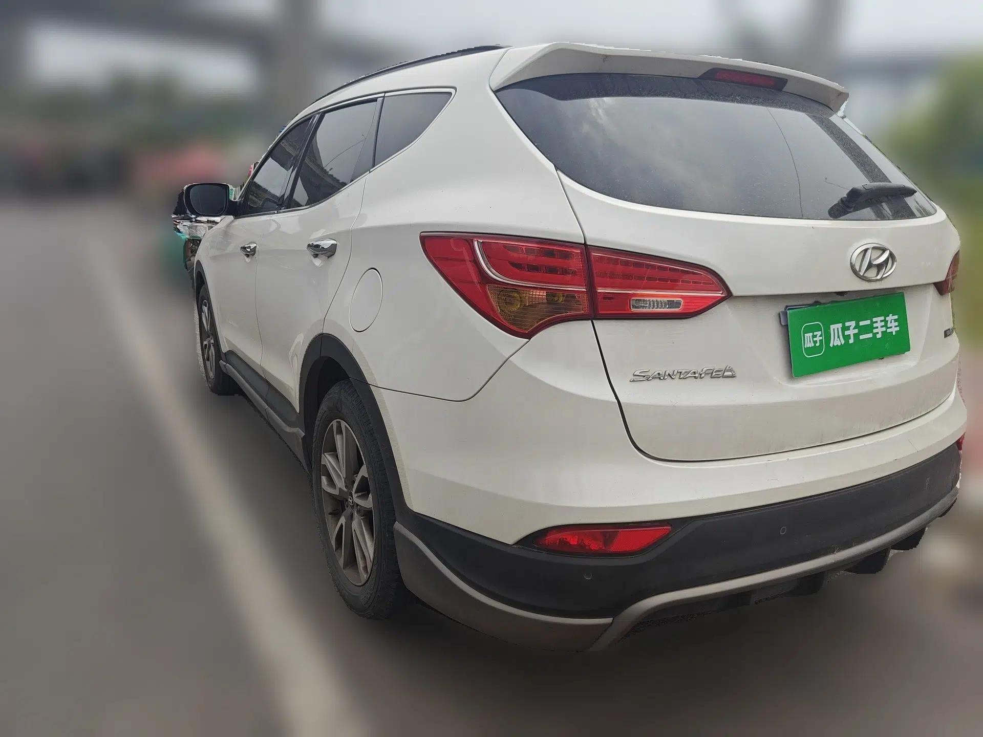 Hyundai Santa Fe Classic 2013 3.0L 4x4 Comfort Edition with Navigation 7 Seats Euro IV — миниатюра 4