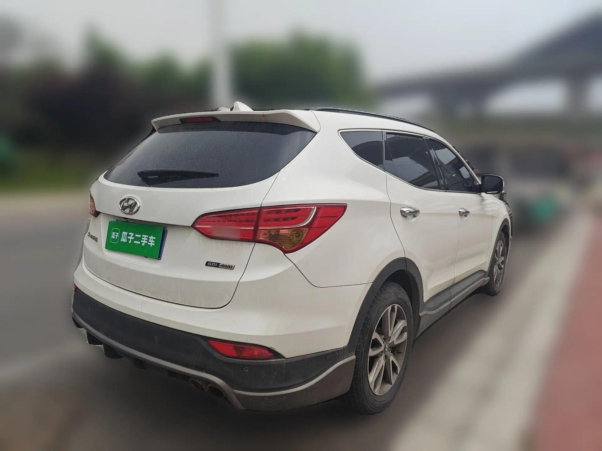 Hyundai Santa Fe Classic 2013 3.0L 4x4 Comfort Edition with Navigation 7 Seats Euro IV — миниатюра 6