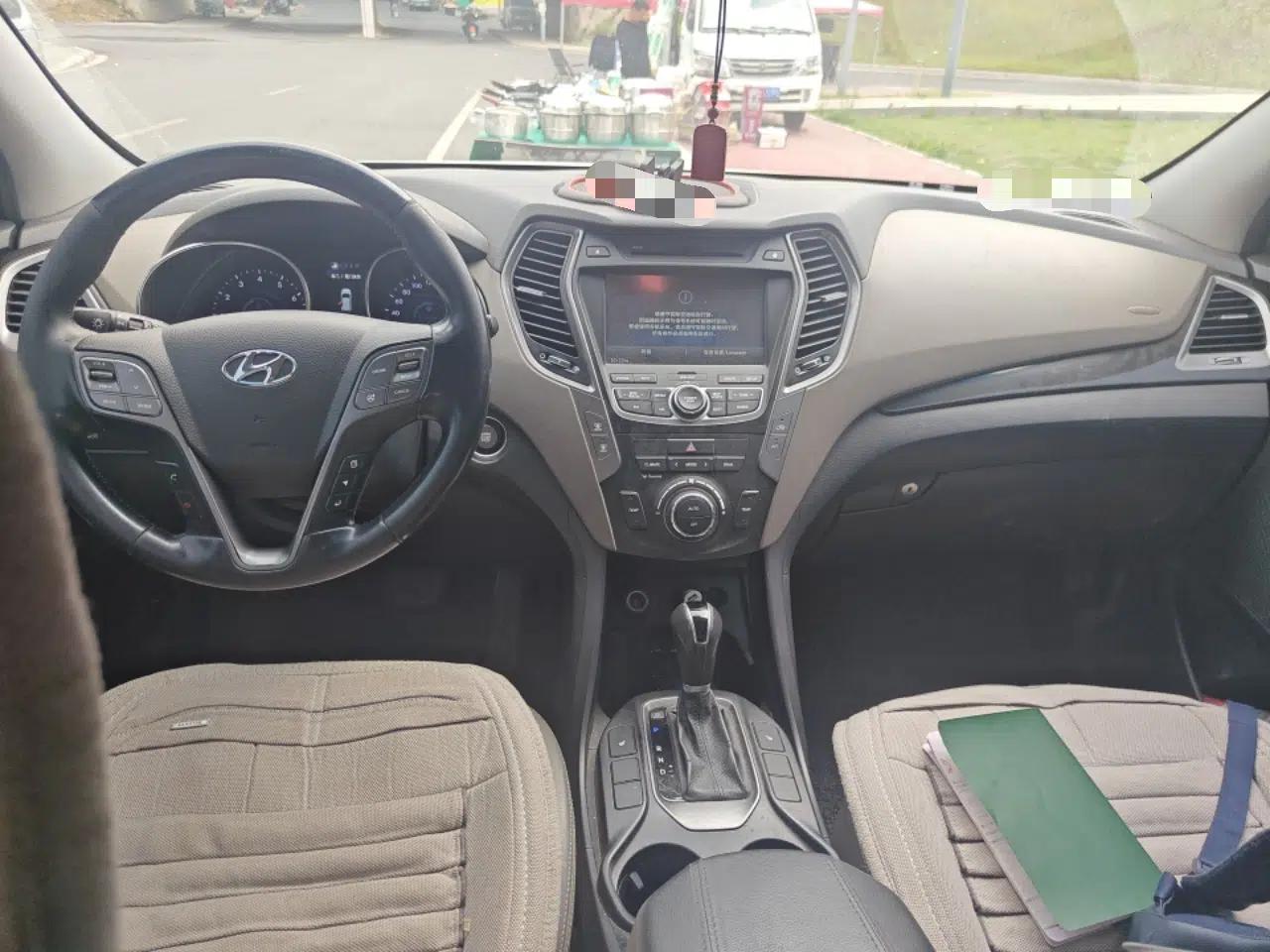 Hyundai Santa Fe Classic 2013 3.0L 4x4 Comfort Edition with Navigation 7 Seats Euro IV — миниатюра 10