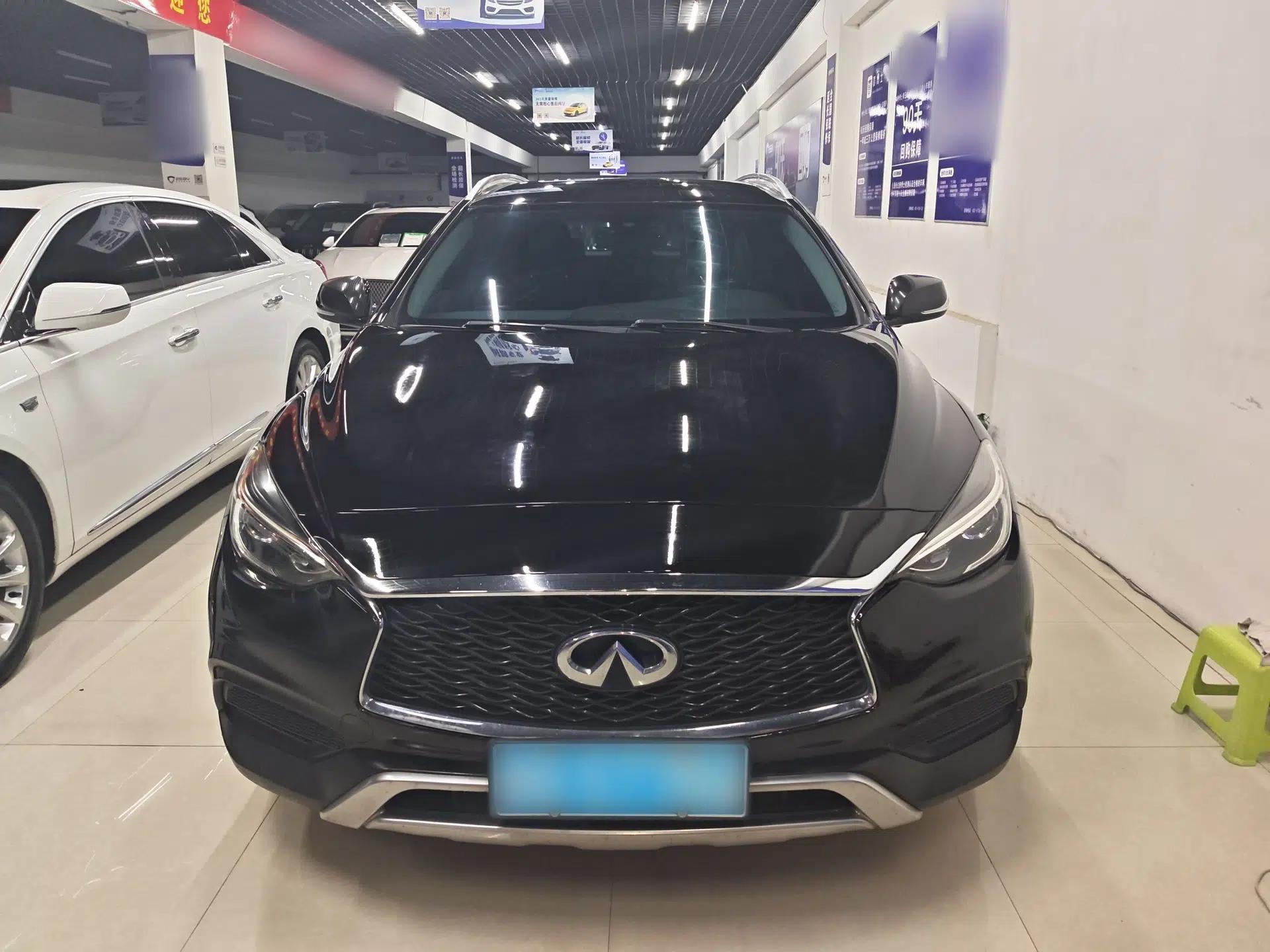 Infiniti QX30 2017 1.6T Two-Wheel Drive Fashion Edition — миниатюра 2