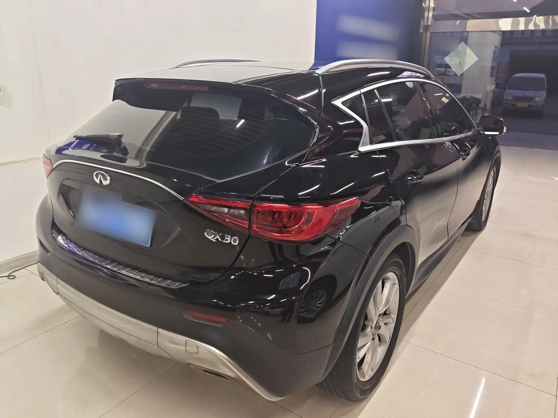 Infiniti QX30 2017 1.6T Two-Wheel Drive Fashion Edition — миниатюра 6
