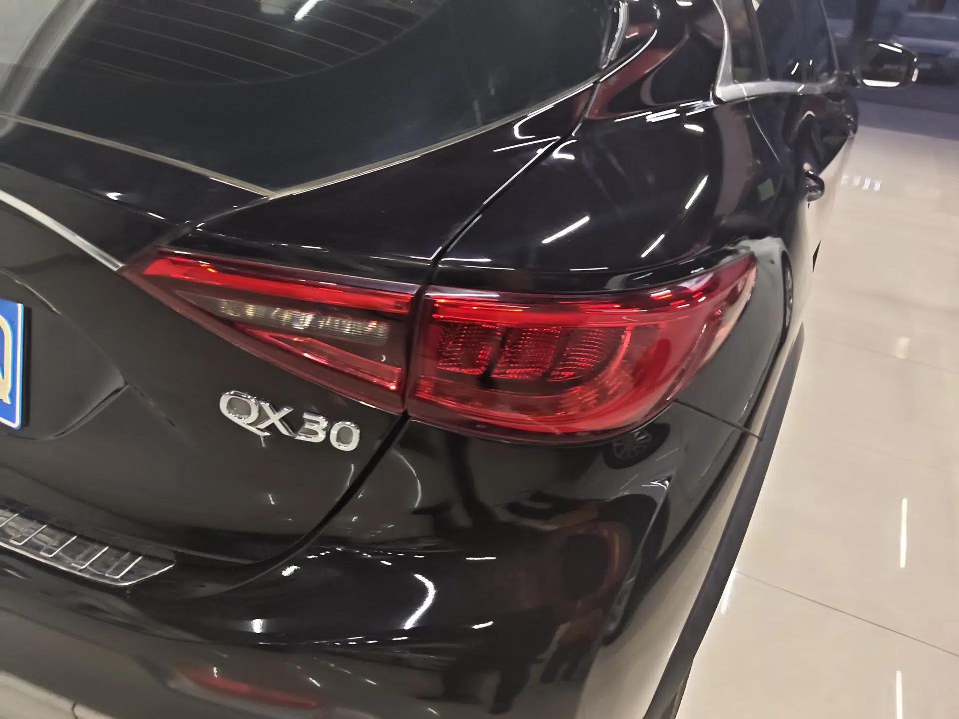 Infiniti QX30 2017 1.6T Two-Wheel Drive Fashion Edition — миниатюра 7